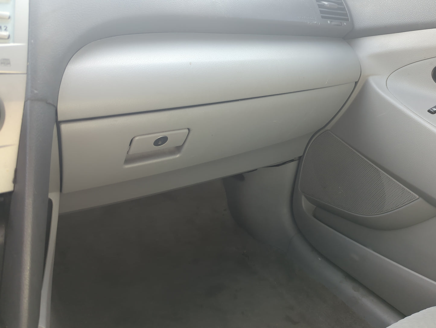 2009 Toyota Camry Passenger Glove Box Door Storage Compartment 5026855 - Oemusedautoparts1.com
