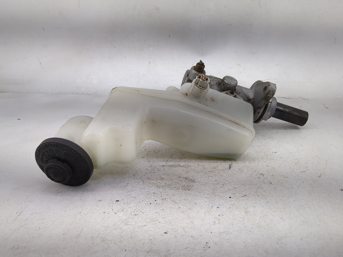 2007-2011 Toyota Camry Brake Master Cylinder 5026873 - Oemusedautoparts1.com