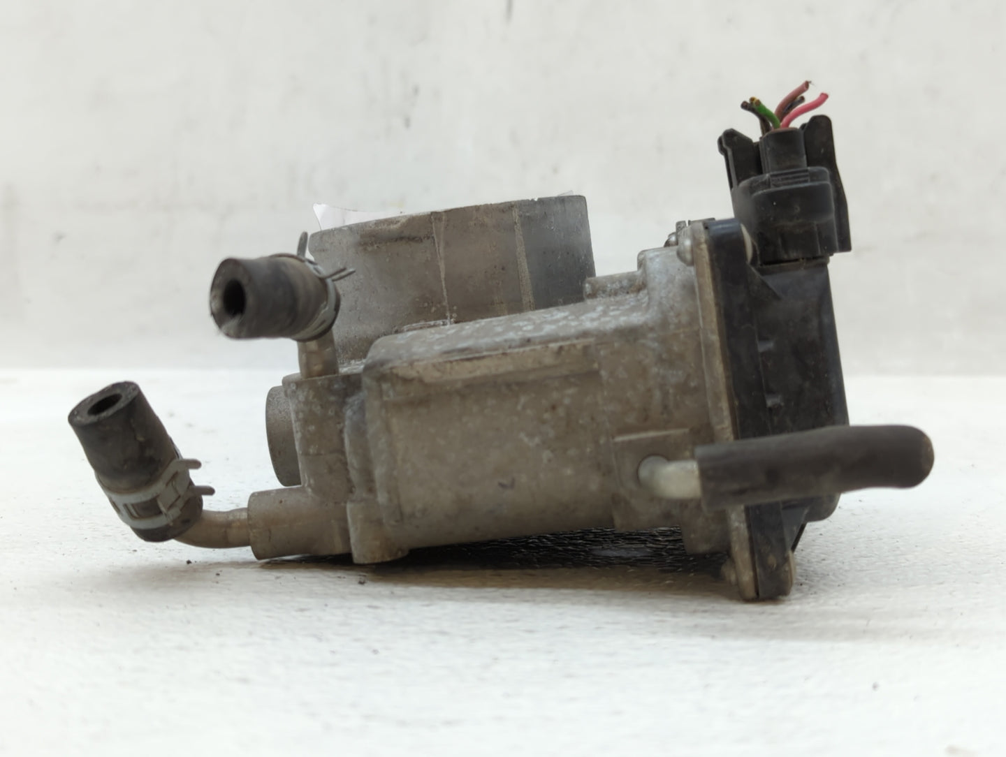 2007-2011 Toyota Camry Throttle Body P/N:22030-0H030 Fits Fits 2006 2007 2008 2009 2010 2011 2012 2013 2014 2015 OEM Used Au