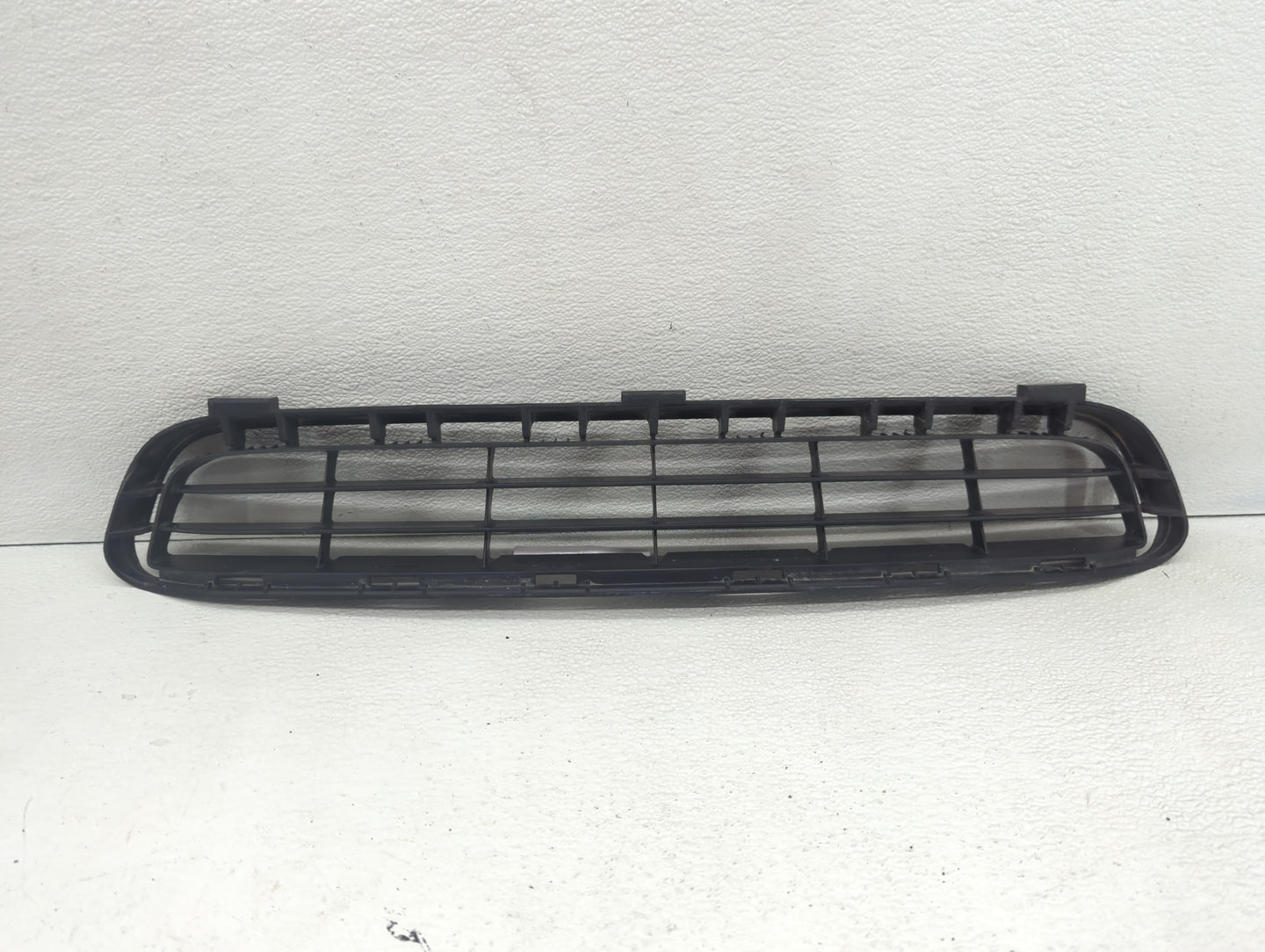 2009 Toyota Camry Front Grille Bumper Not Included - Oemusedautoparts1.com