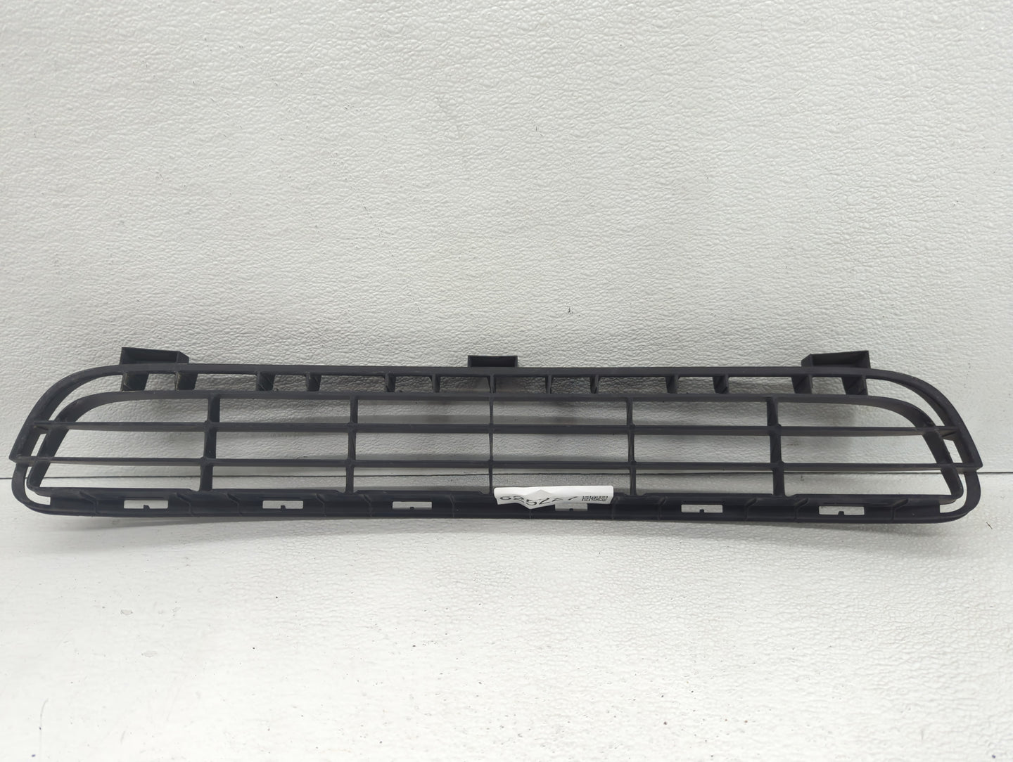 2009 Toyota Camry Front Grille Bumper Not Included - Oemusedautoparts1.com