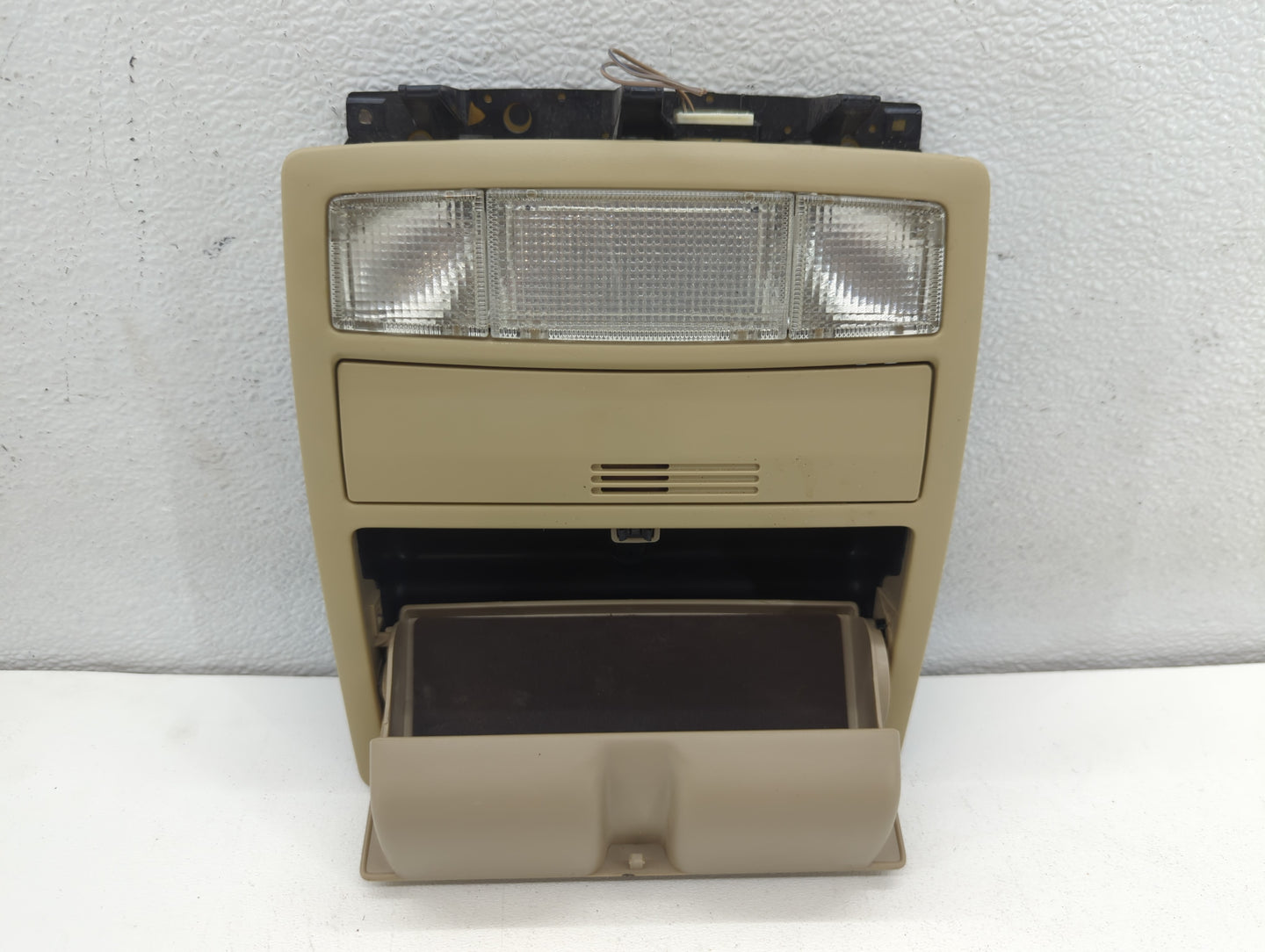 2009 Toyota Camry Overhead Roof Console - Oemusedautoparts1.com