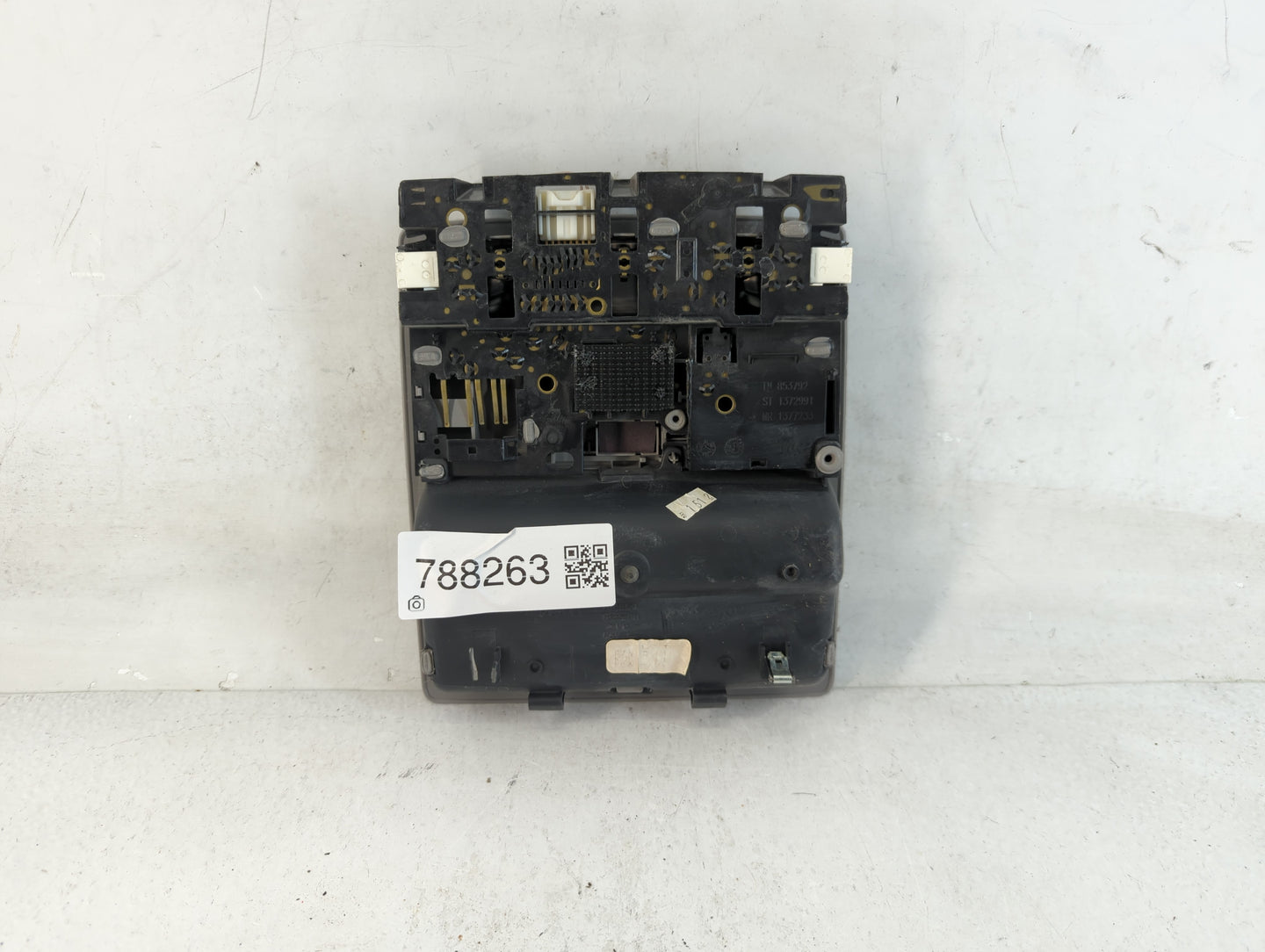 2009 Toyota Camry Overhead Roof Console - Oemusedautoparts1.com