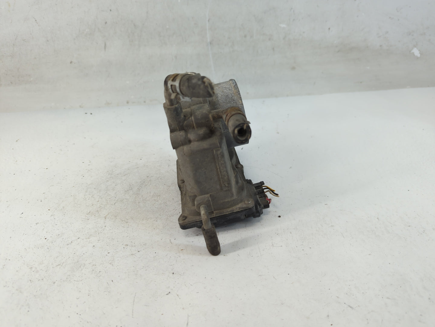 2007-2011 Toyota Camry Throttle Body P/N:22030-0H030 Fits Fits 2006 2007 2008 2009 2010 2011 2012 2013 2014 2015 OEM Used Au
