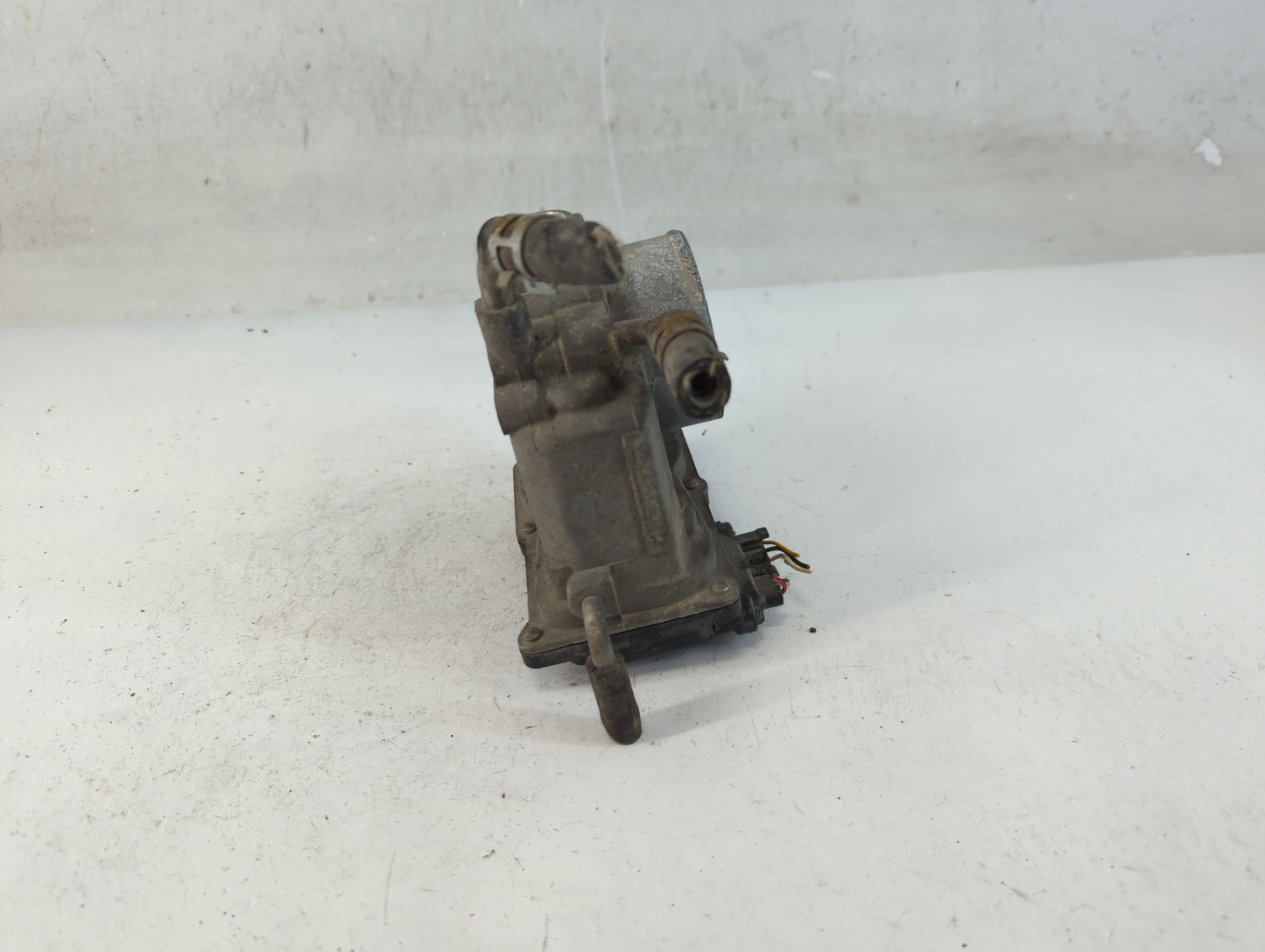 2007-2011 Toyota Camry Throttle Body P/N:22030-0H030 Fits Fits 2006 2007 2008 2009 2010 2011 2012 2013 2014 2015 OEM Used Au