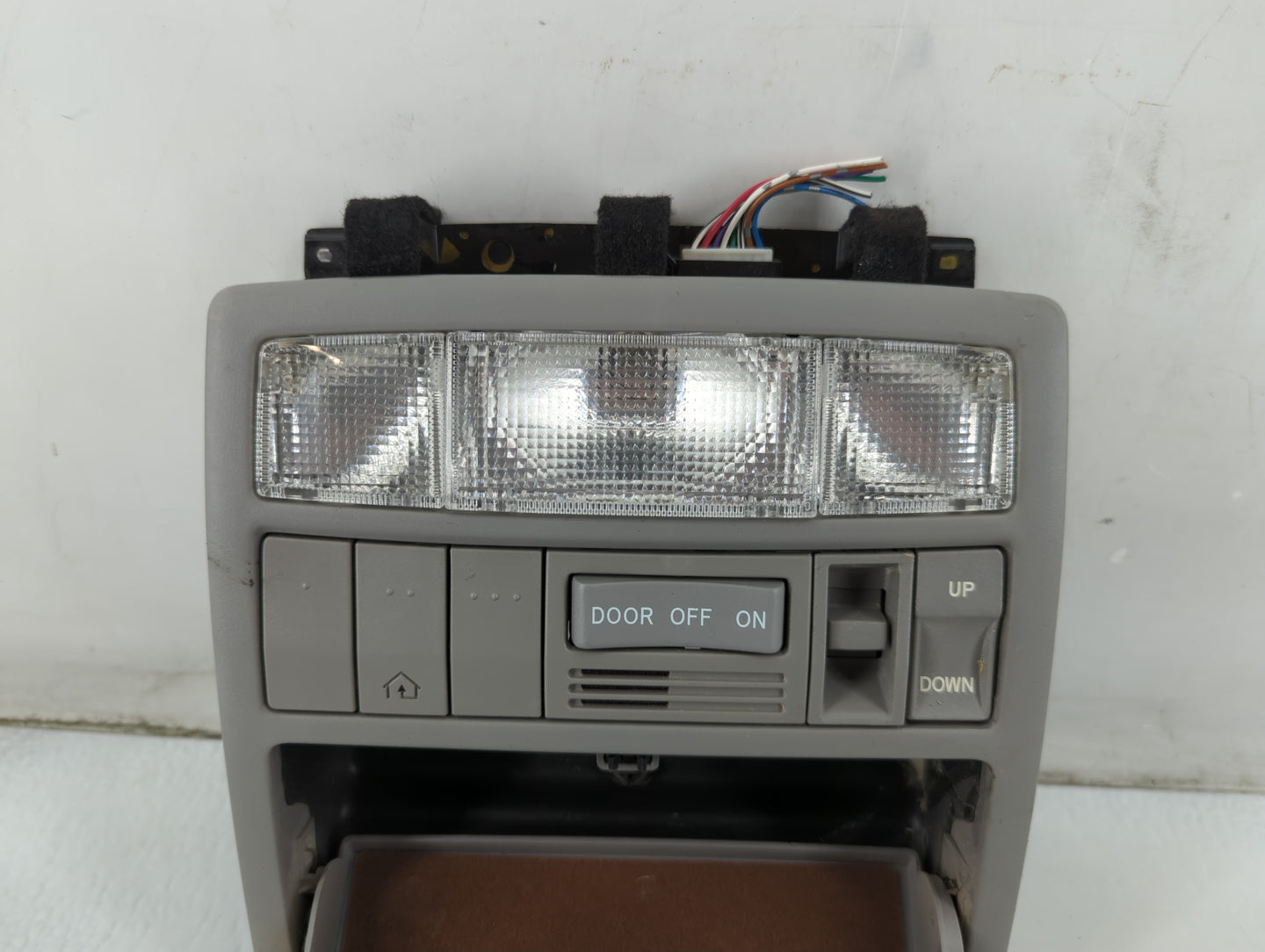2009 Toyota Camry Overhead Roof Console - Oemusedautoparts1.com