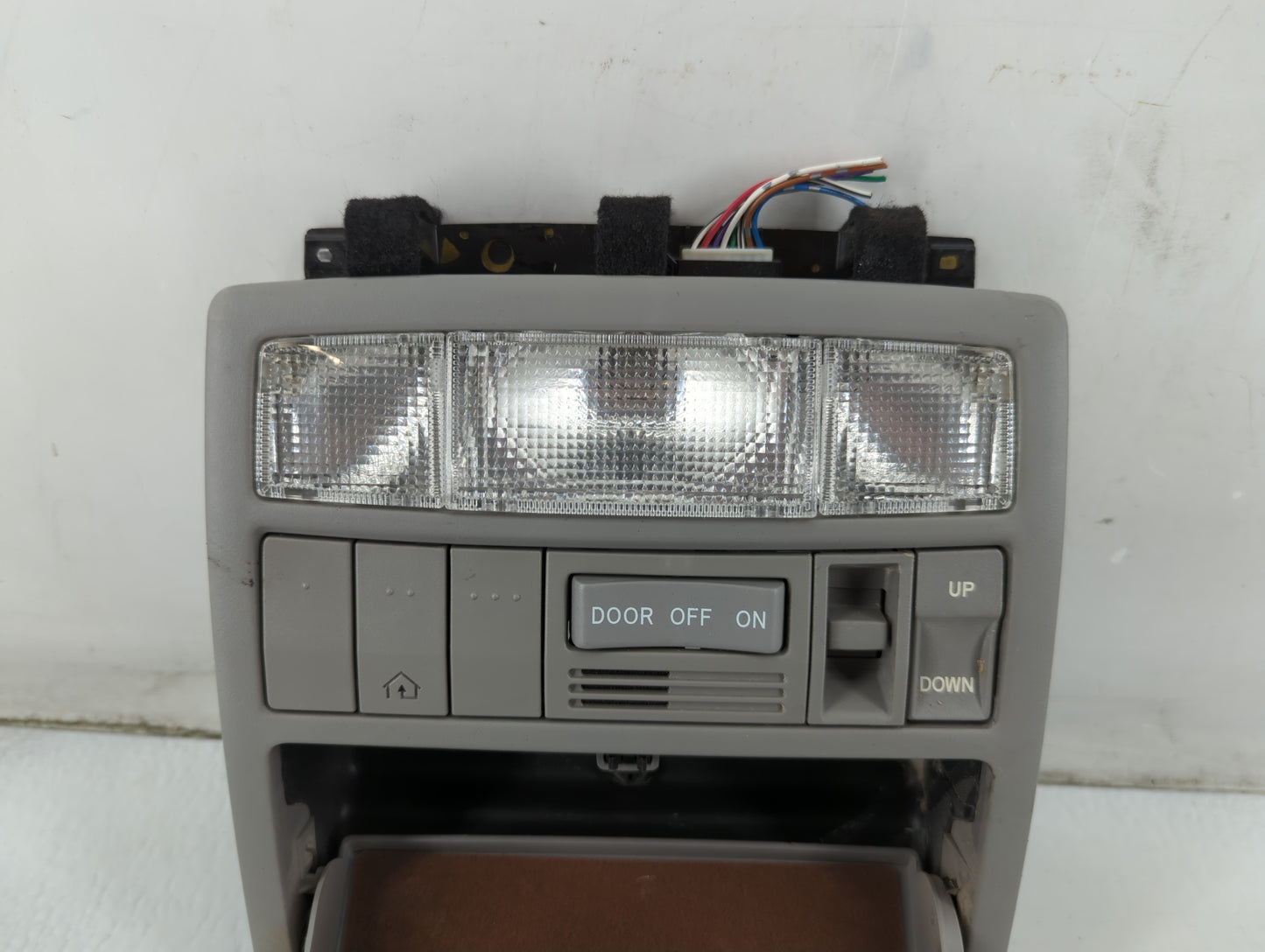 2009 Toyota Camry Overhead Roof Console - Oemusedautoparts1.com