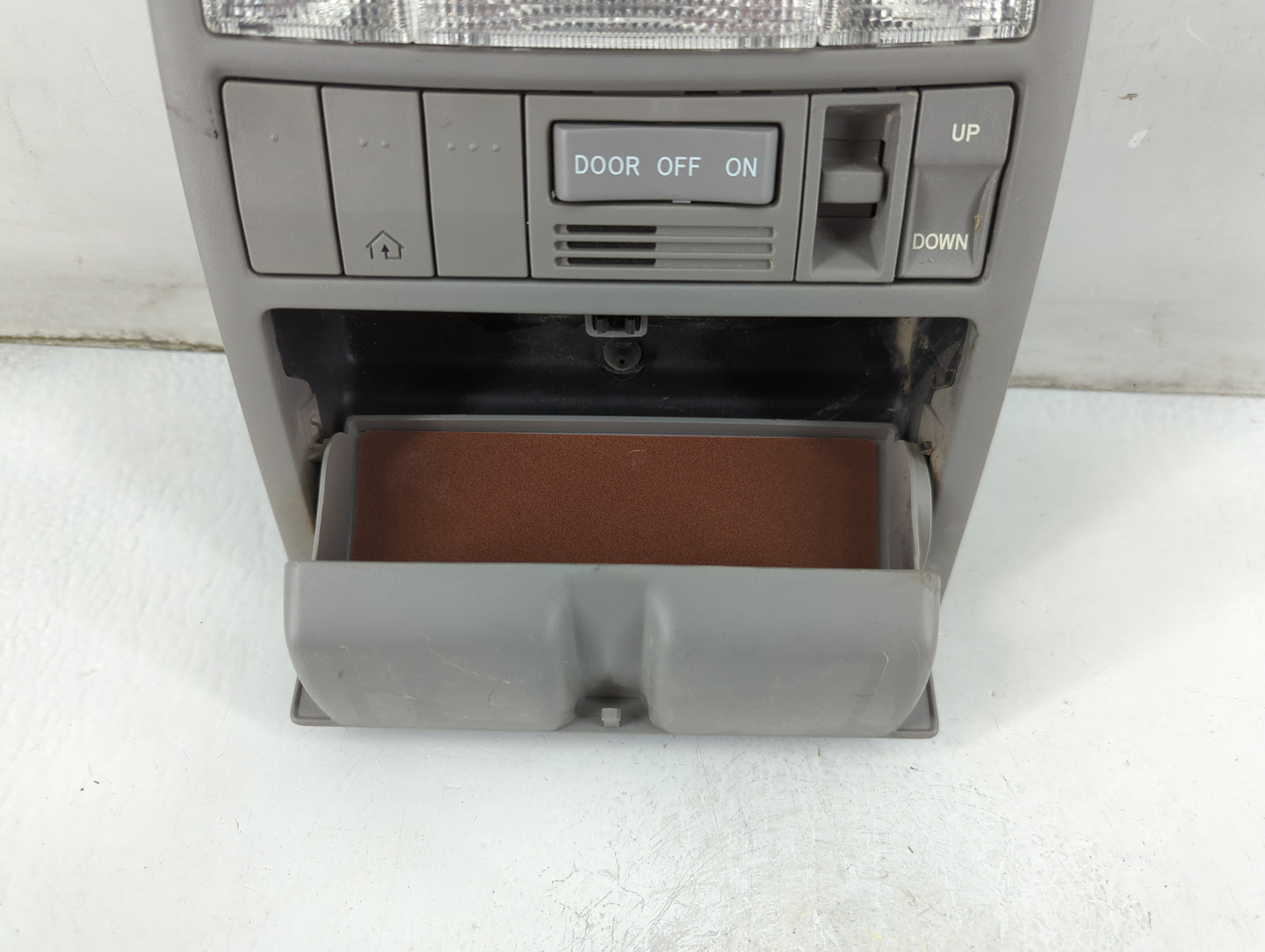 2009 Toyota Camry Overhead Roof Console - Oemusedautoparts1.com