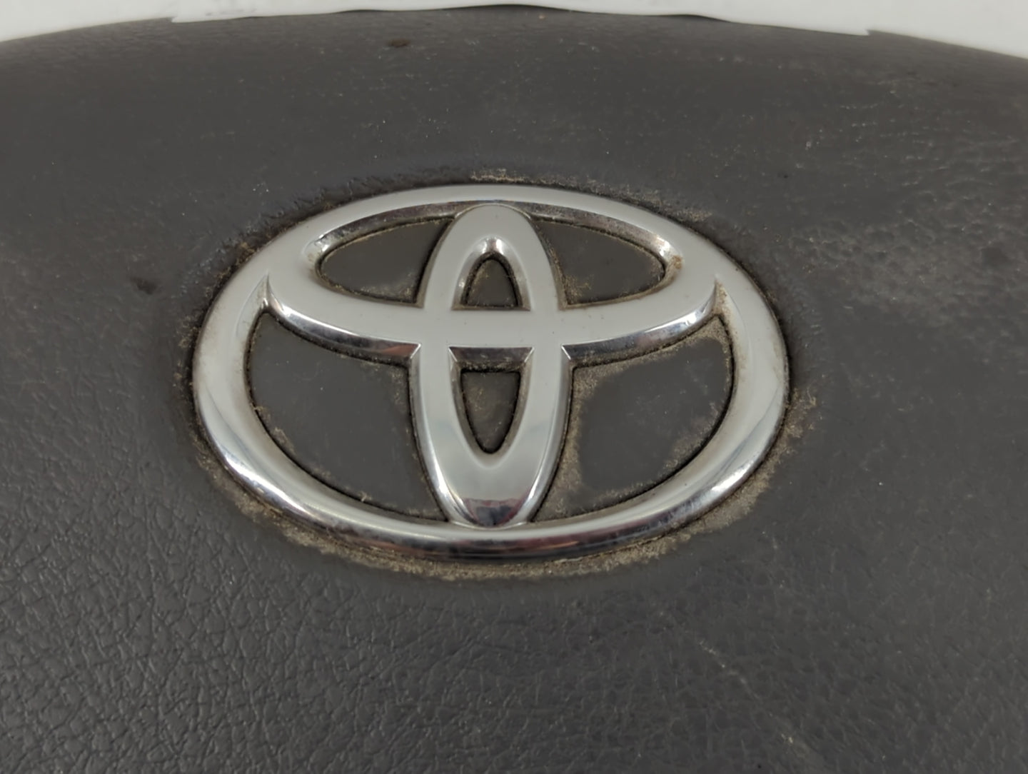 2007-2011 Toyota Camry Air Bag Driver Left Steering Wheel Mounted P/N:Z2EE8077276 Fits Fits 2007 2008 2009 2010 2011 OEM Use