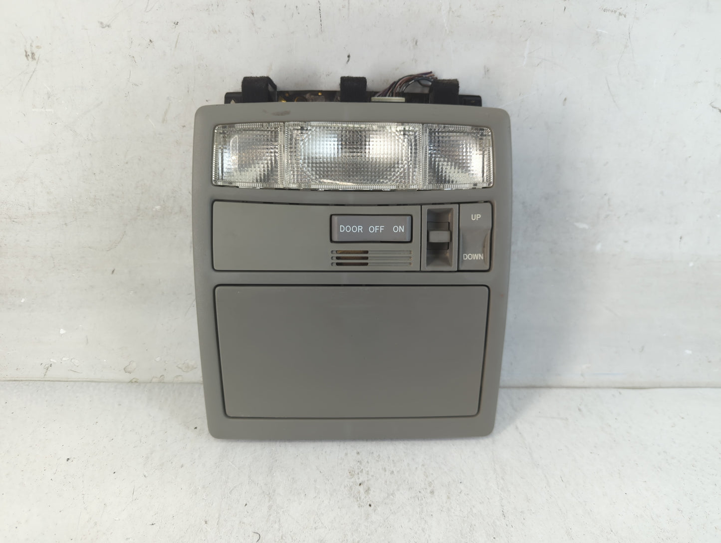 2009 Toyota Camry Overhead Roof Console - Oemusedautoparts1.com