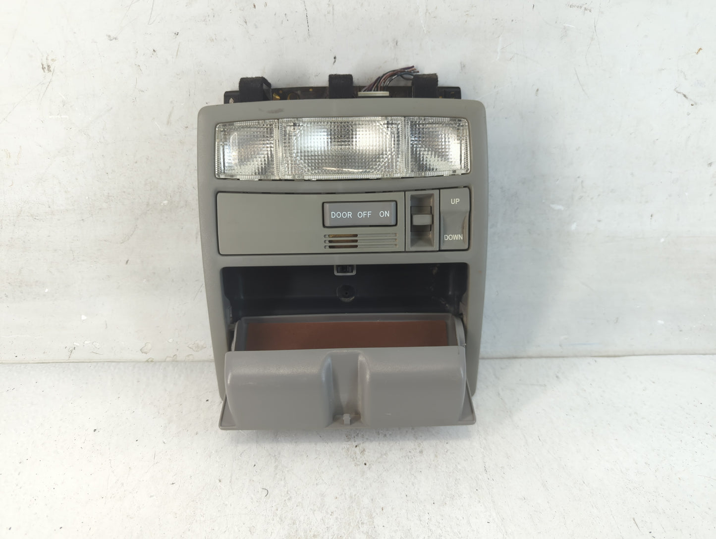 2009 Toyota Camry Overhead Roof Console - Oemusedautoparts1.com