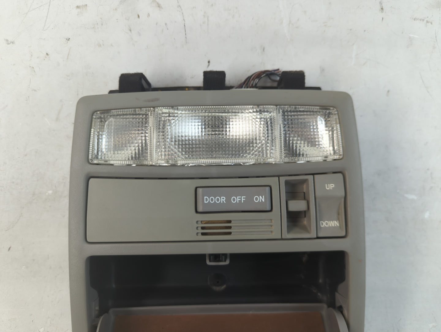 2009 Toyota Camry Overhead Roof Console - Oemusedautoparts1.com