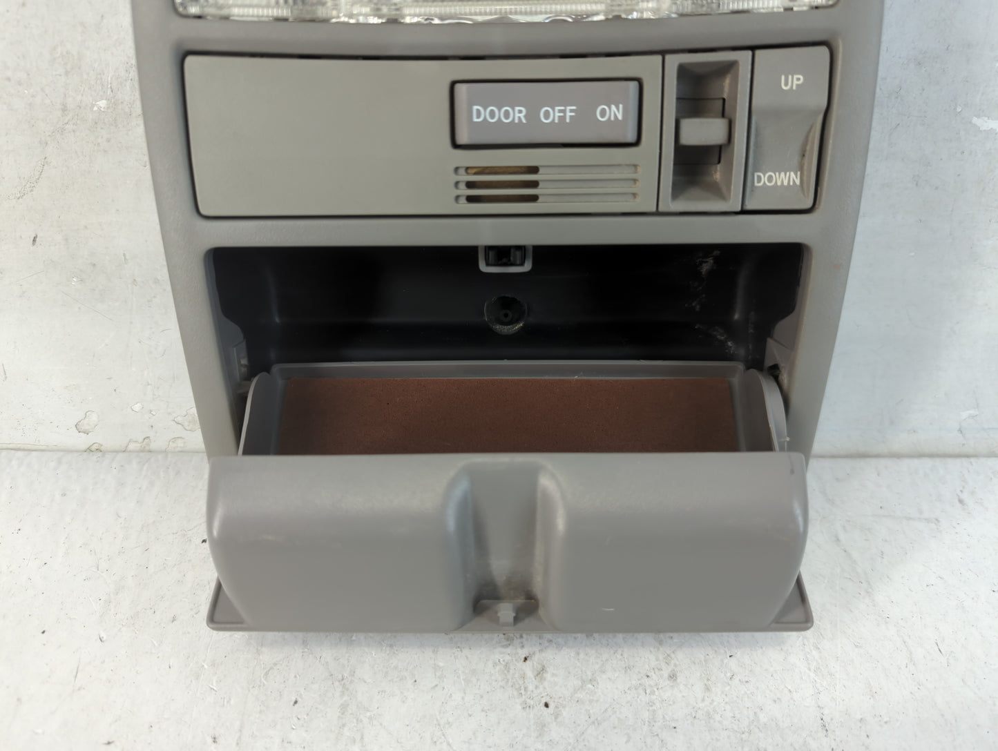 2009 Toyota Camry Overhead Roof Console - Oemusedautoparts1.com