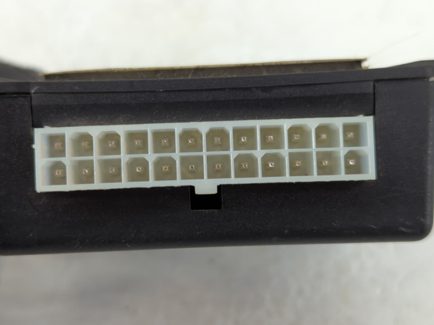2009-2010 Toyota Corolla Chassis Control Module Ccm Bcm Body Control - Oemusedautoparts1.com