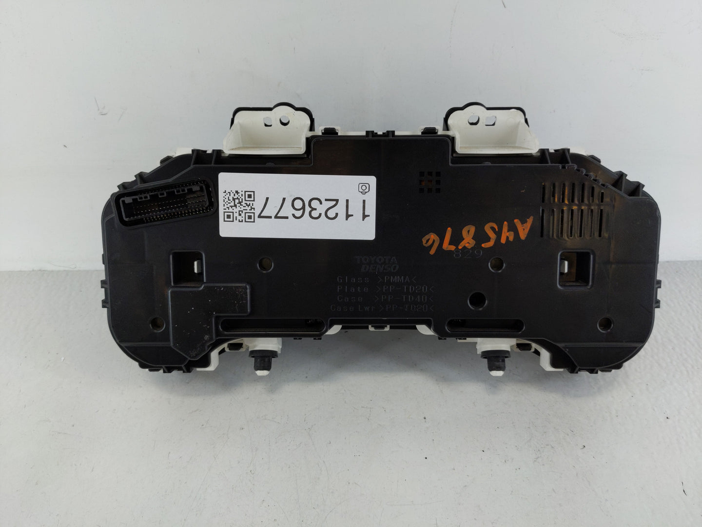 2009-2010 Toyota Corolla Instrument Cluster Speedometer Gauges P/N:83800-12N40 Fits Fits 2009 2010 OEM Used Auto Parts - Oem
