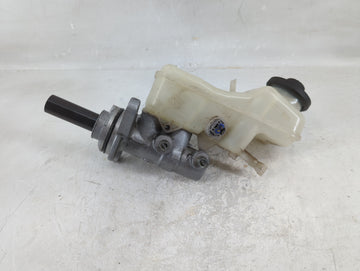 2009-2010 Toyota Corolla Brake Master Cylinder - Oemusedautoparts1.com