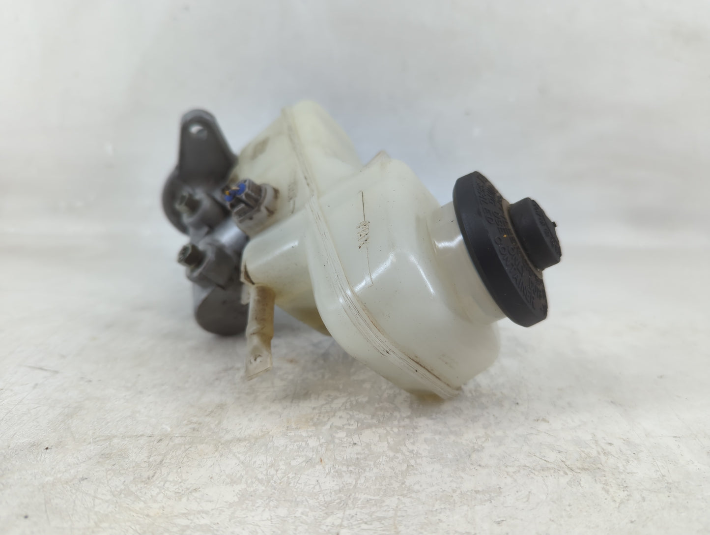2009-2010 Toyota Corolla Brake Master Cylinder - Oemusedautoparts1.com
