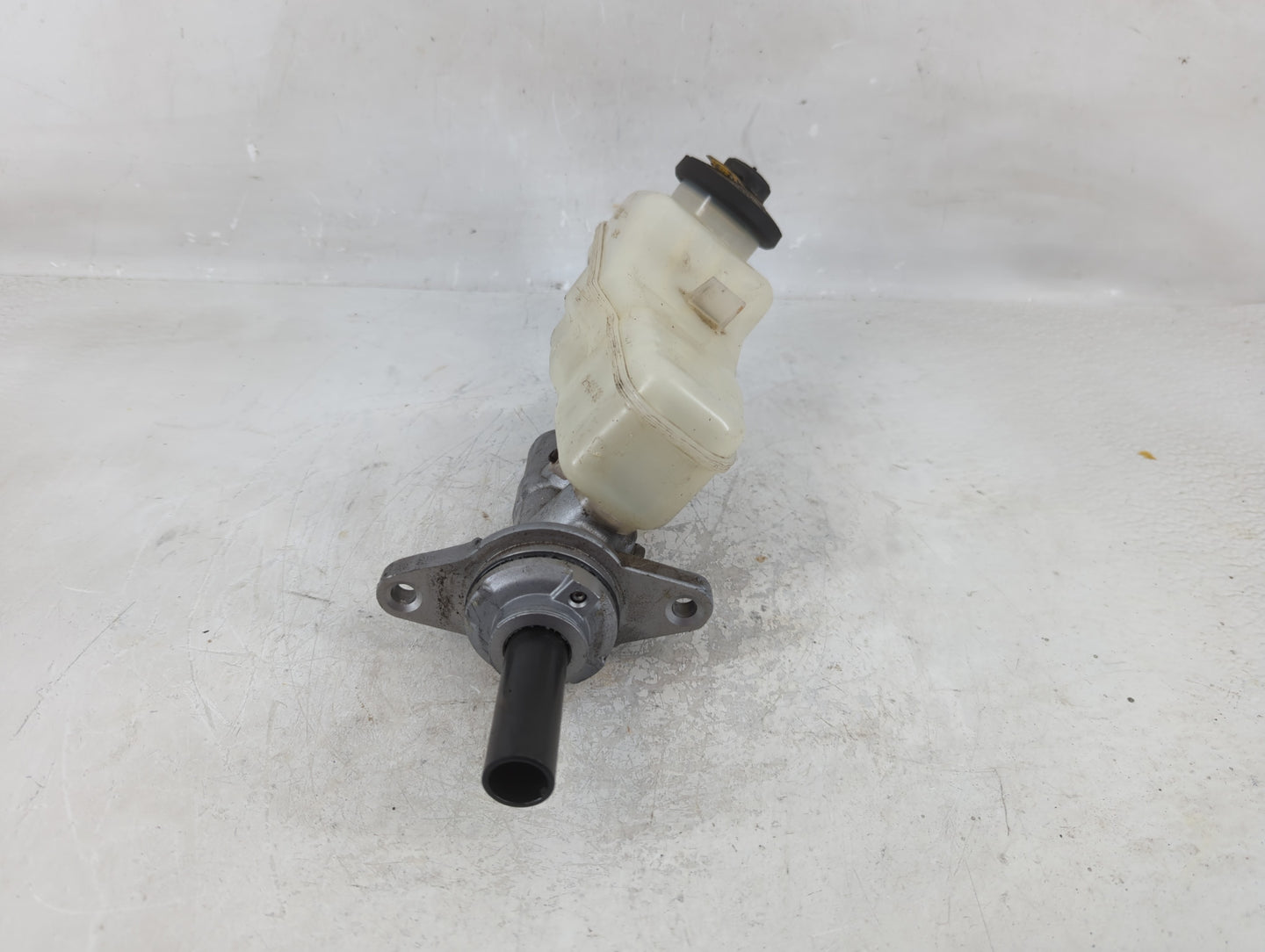 2009-2010 Toyota Corolla Brake Master Cylinder - Oemusedautoparts1.com