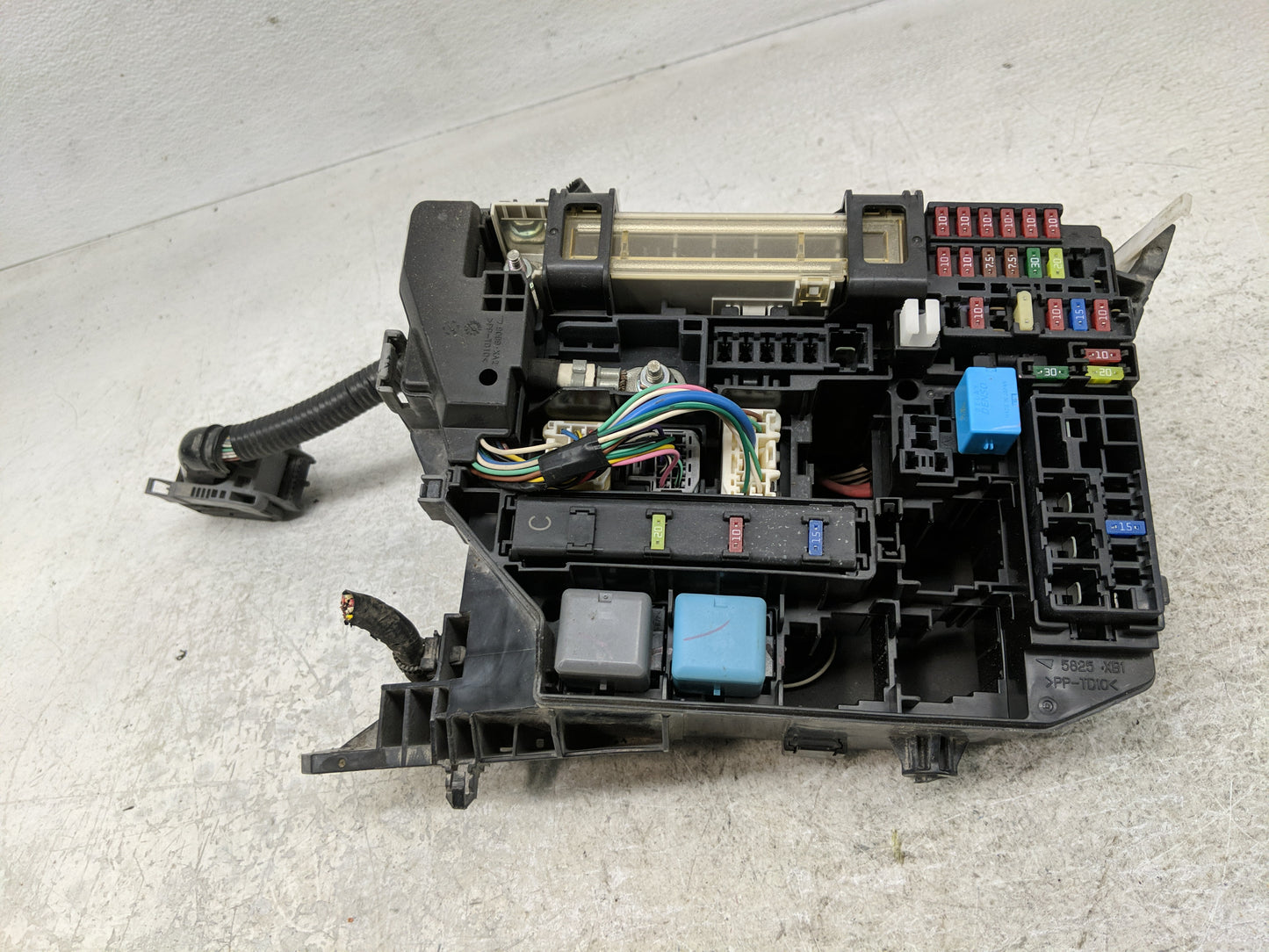 2009-2013 Toyota Corolla Fusebox Fuse Box Panel Relay Module P/N:82662-12370 Fits Fits 2009 2010 2011 2012 2013 2014 OEM Use