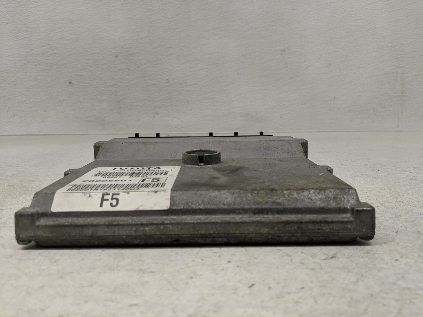 2009-2010 Toyota Corolla PCM Engine Control Computer ECU ECM PCU OEM P/N:28225601 89661-02F51 Fits Fits 2009 2010 OEM Used A