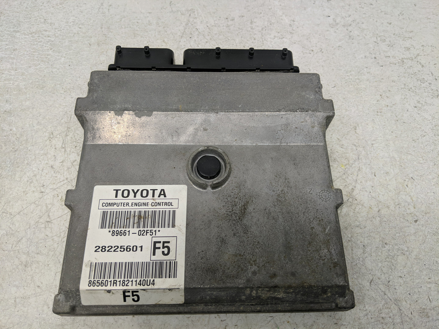 2009-2010 Toyota Corolla PCM Engine Control Computer ECU ECM PCU OEM P/N:28225601 89661-02F51 Fits Fits 2009 2010 OEM Used A