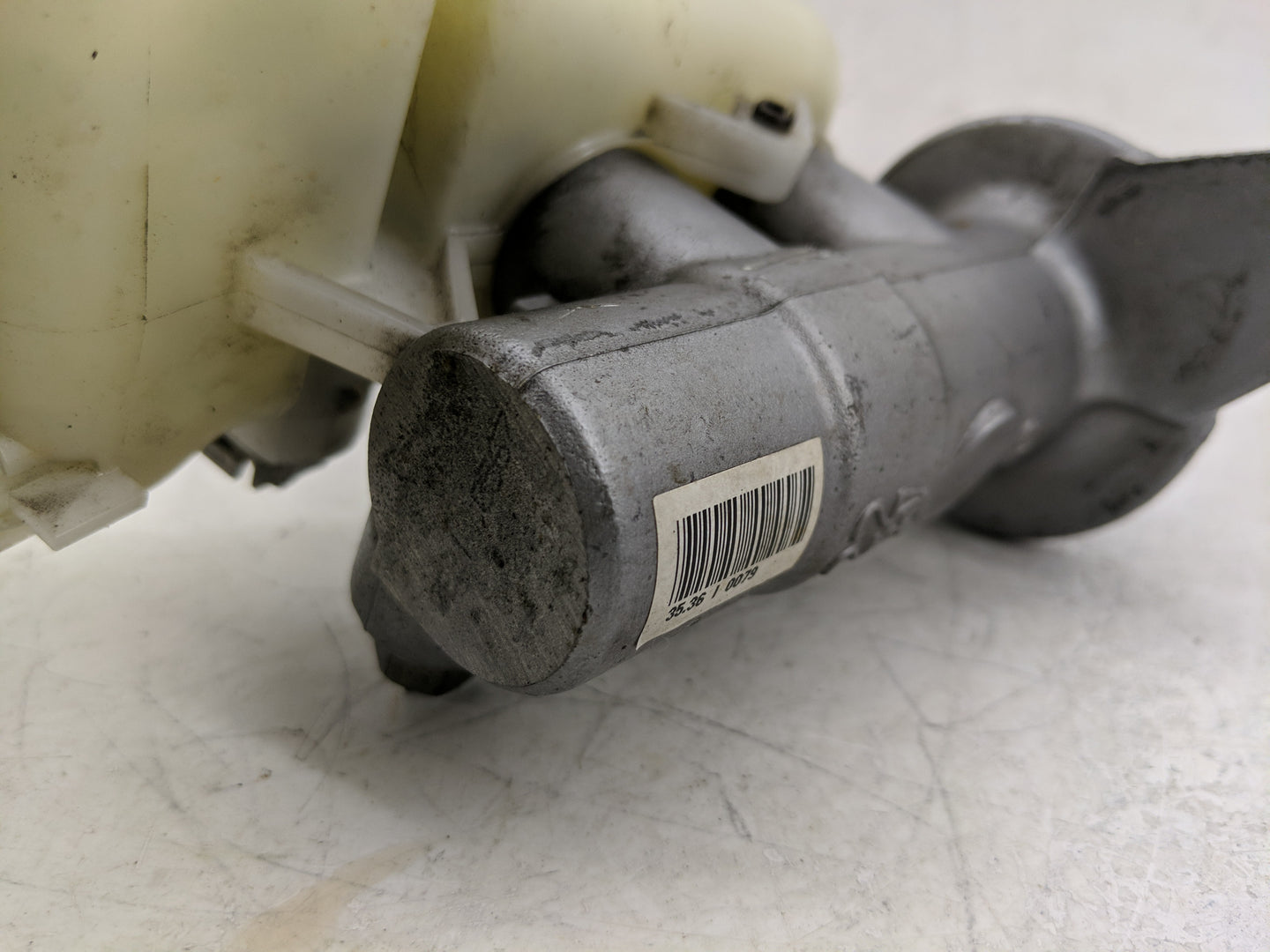 2009-2010 Toyota Corolla Brake Master Cylinder - Oemusedautoparts1.com