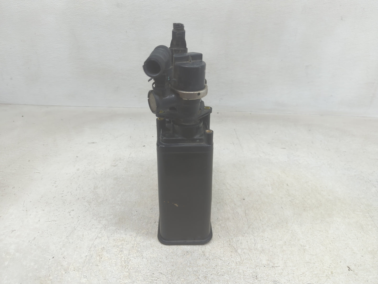 2009 Toyota Corolla Fuel Vapor Charcoal Canister - Oemusedautoparts1.com