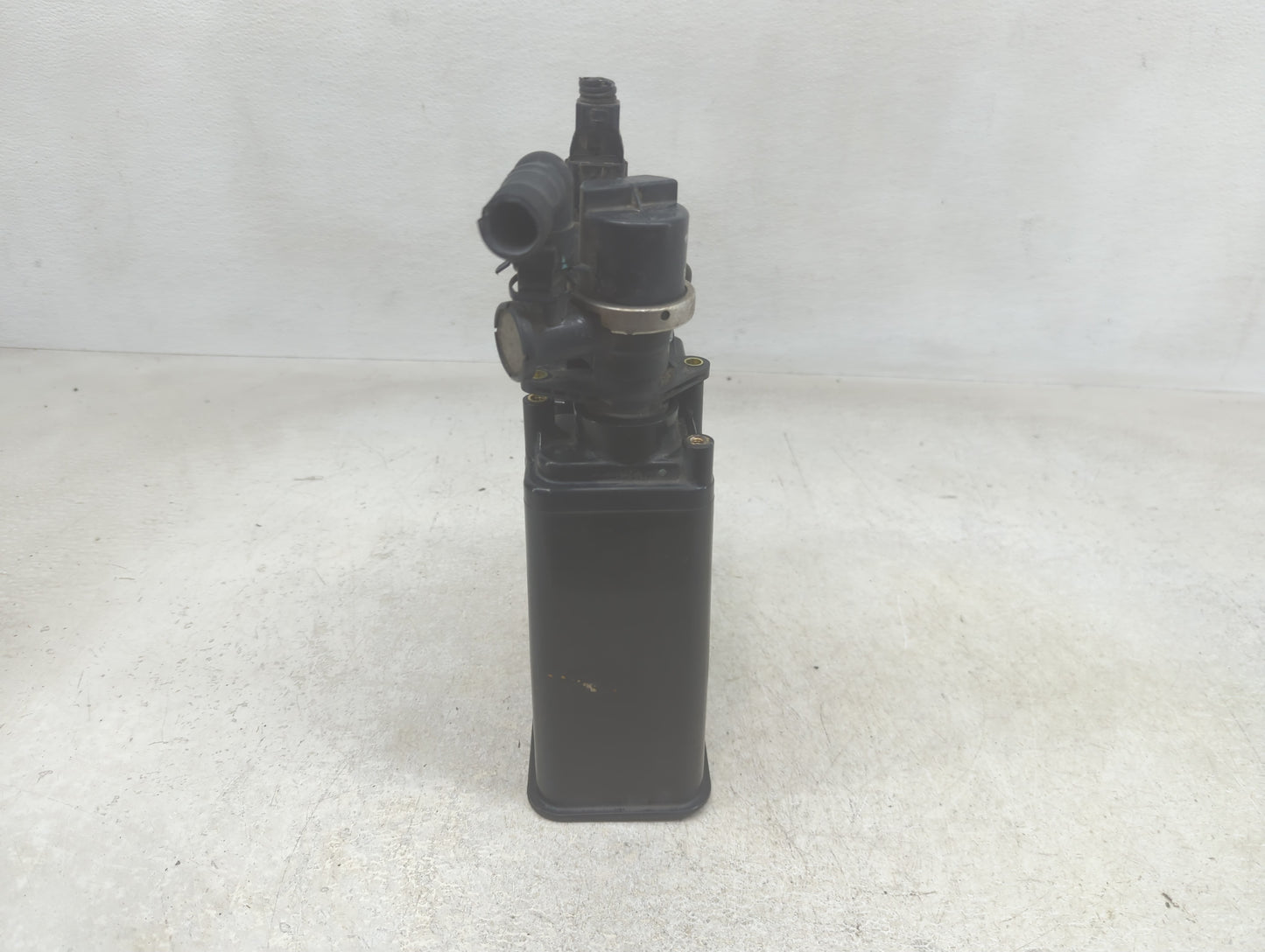 2009 Toyota Corolla Fuel Vapor Charcoal Canister - Oemusedautoparts1.com