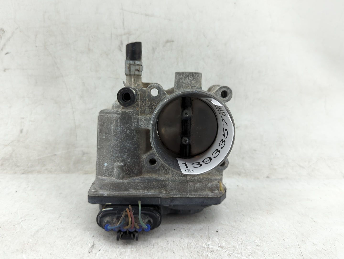 2009-2010 Toyota Corolla Throttle Body P/N:22030-01040 Fits Fits 2009 2010 OEM Used Auto Parts - Oemusedautoparts1.com