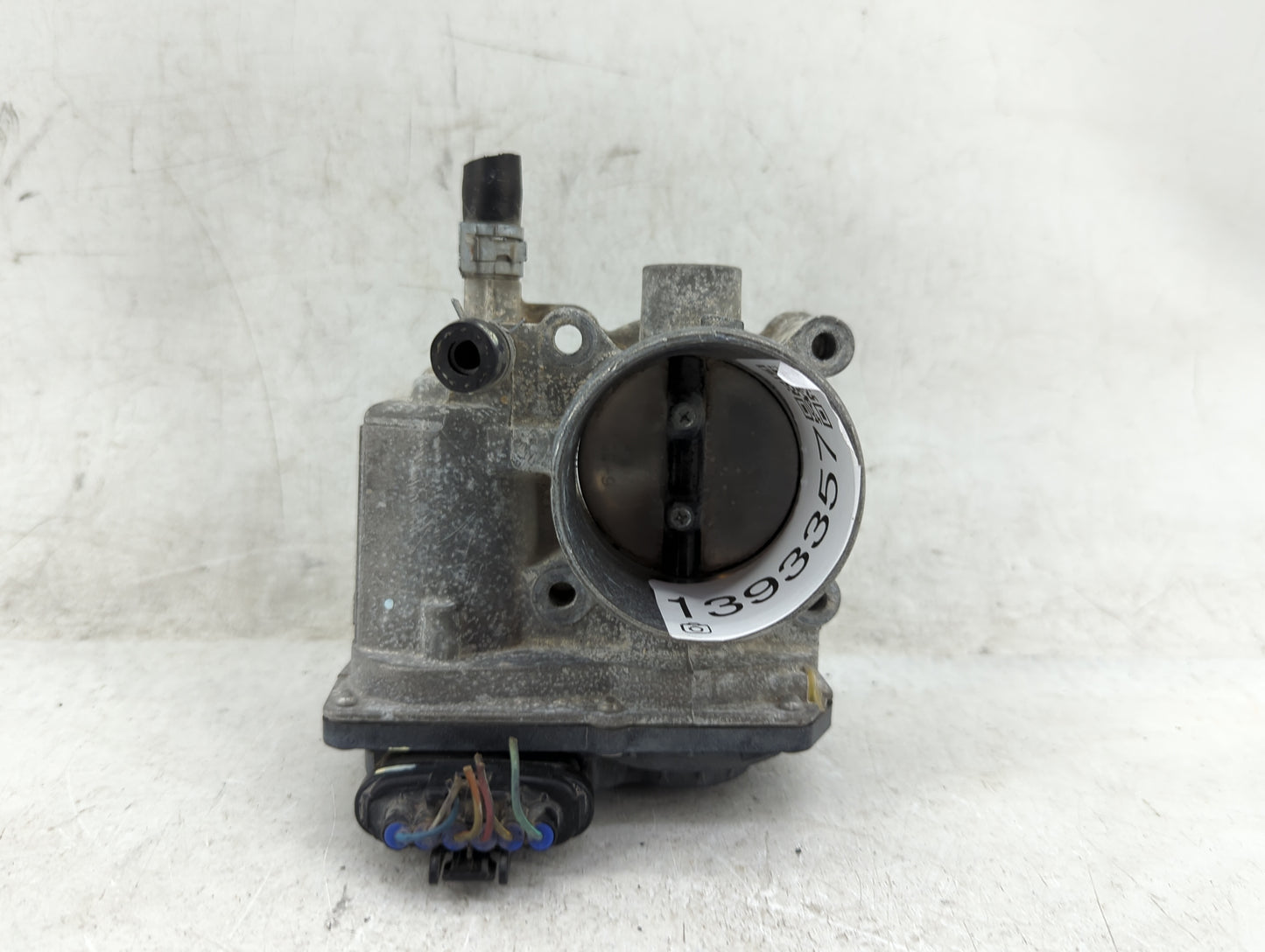 2009-2010 Toyota Corolla Throttle Body P/N:22030-01040 Fits Fits 2009 2010 OEM Used Auto Parts - Oemusedautoparts1.com