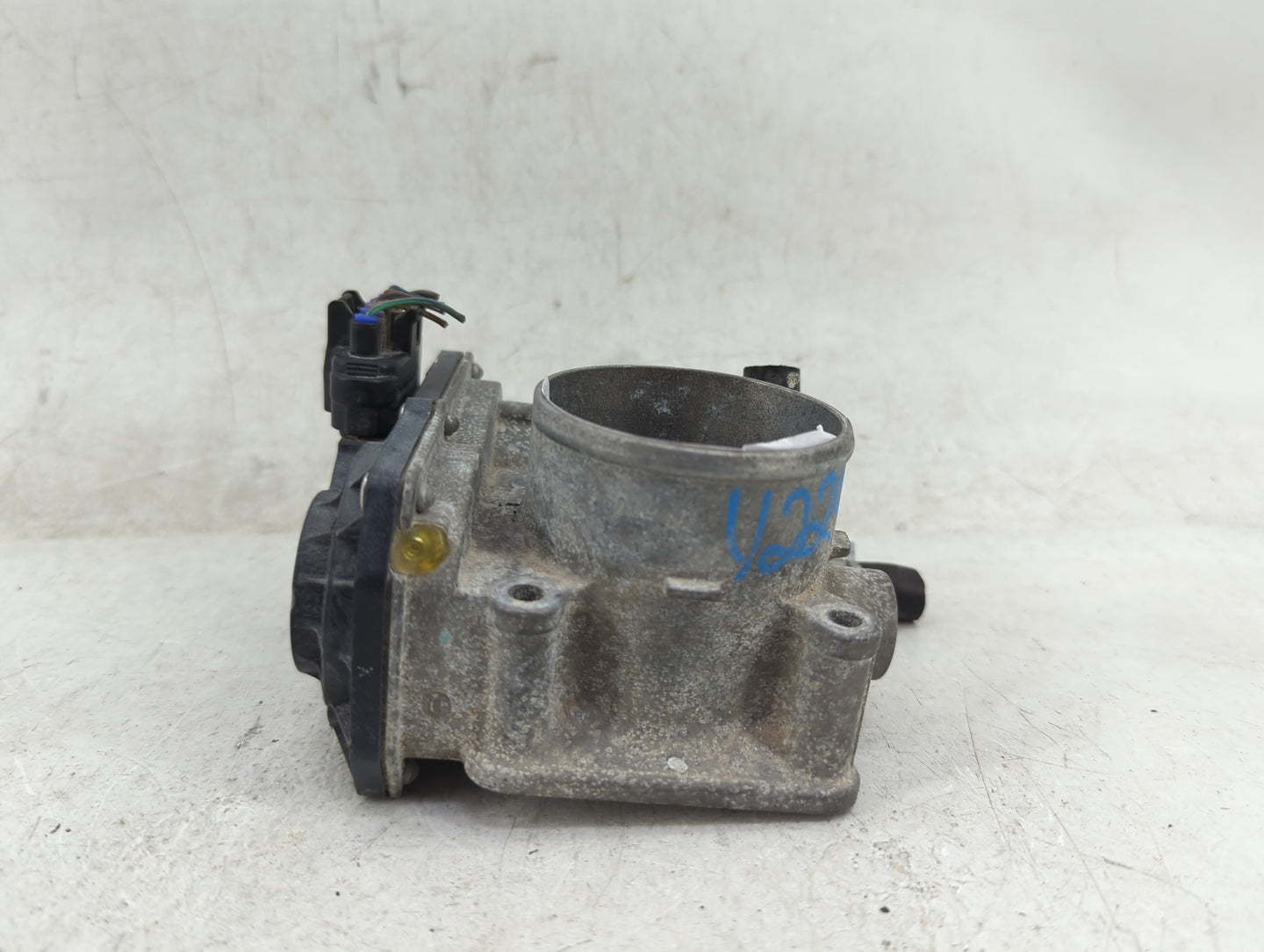 2009-2010 Toyota Corolla Throttle Body P/N:22030-01040 Fits Fits 2009 2010 OEM Used Auto Parts - Oemusedautoparts1.com