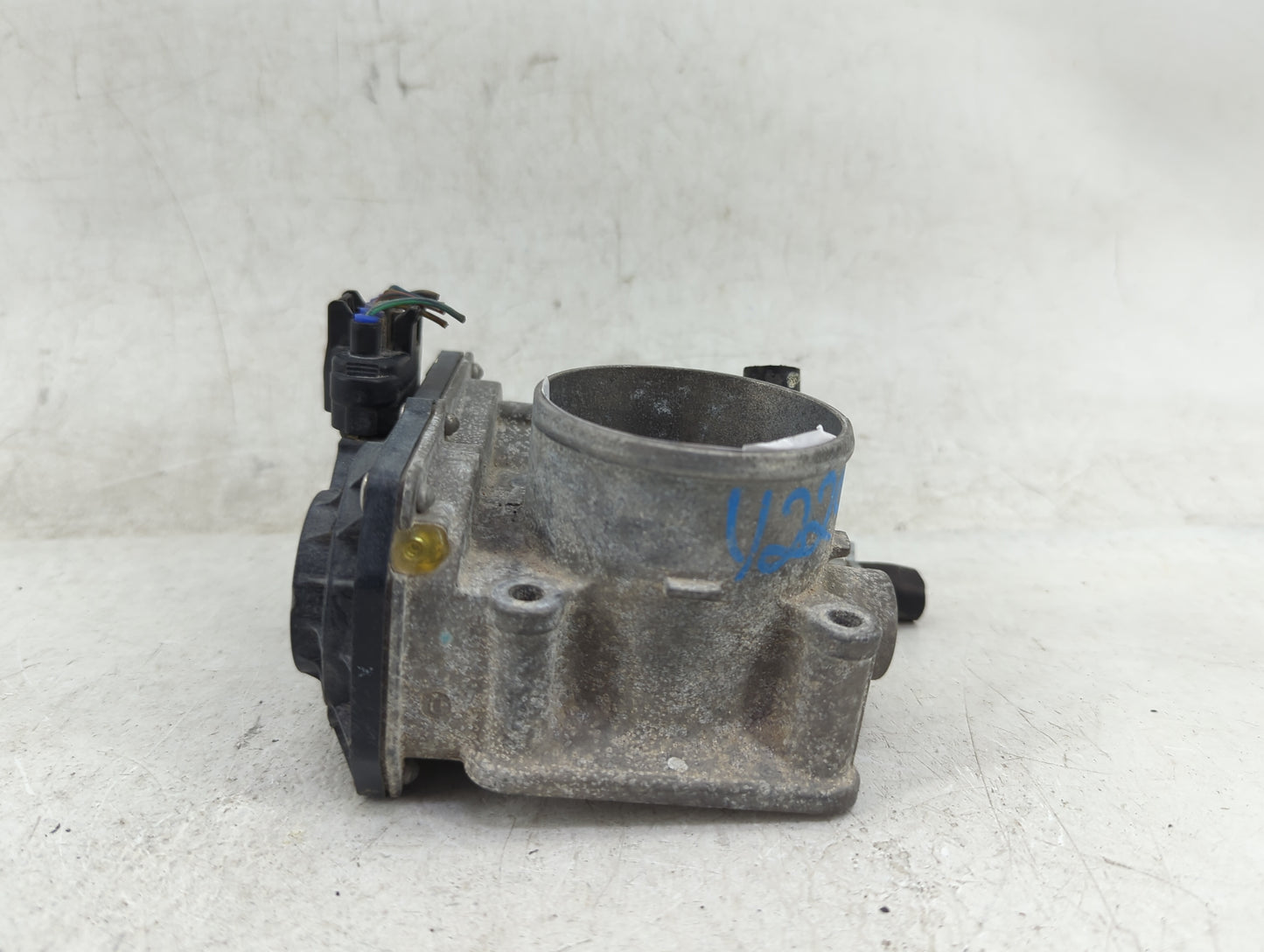 2009-2010 Toyota Corolla Throttle Body P/N:22030-01040 Fits Fits 2009 2010 OEM Used Auto Parts - Oemusedautoparts1.com