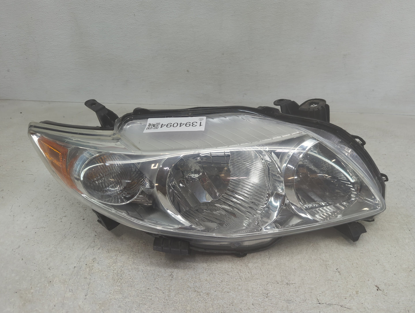 2009-2010 Toyota Corolla Passenger Right Oem Head Light Headlight Lamp - Oemusedautoparts1.com
