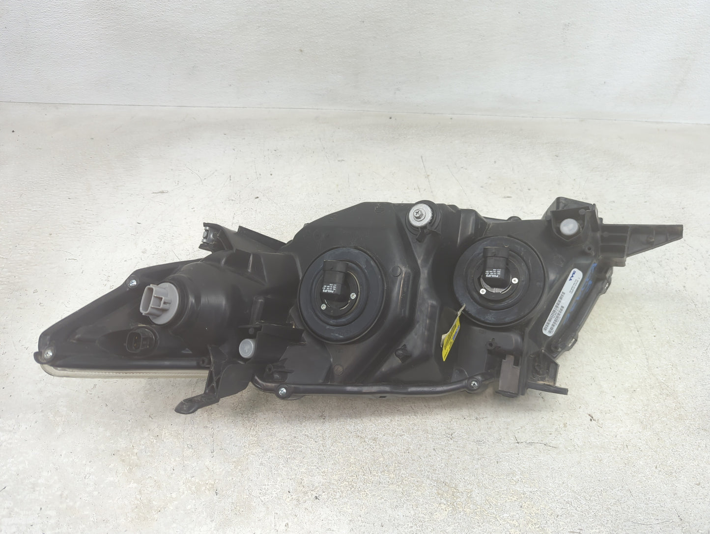 2009-2010 Toyota Corolla Passenger Right Oem Head Light Headlight Lamp - Oemusedautoparts1.com