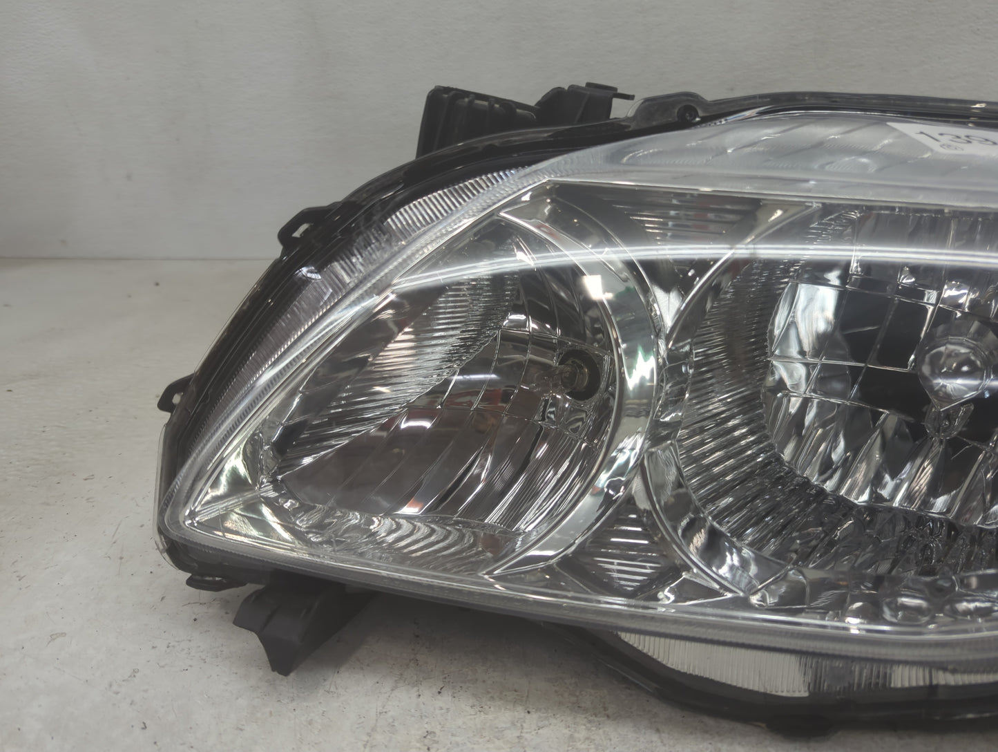 2009-2010 Toyota Corolla Passenger Right Oem Head Light Headlight Lamp - Oemusedautoparts1.com