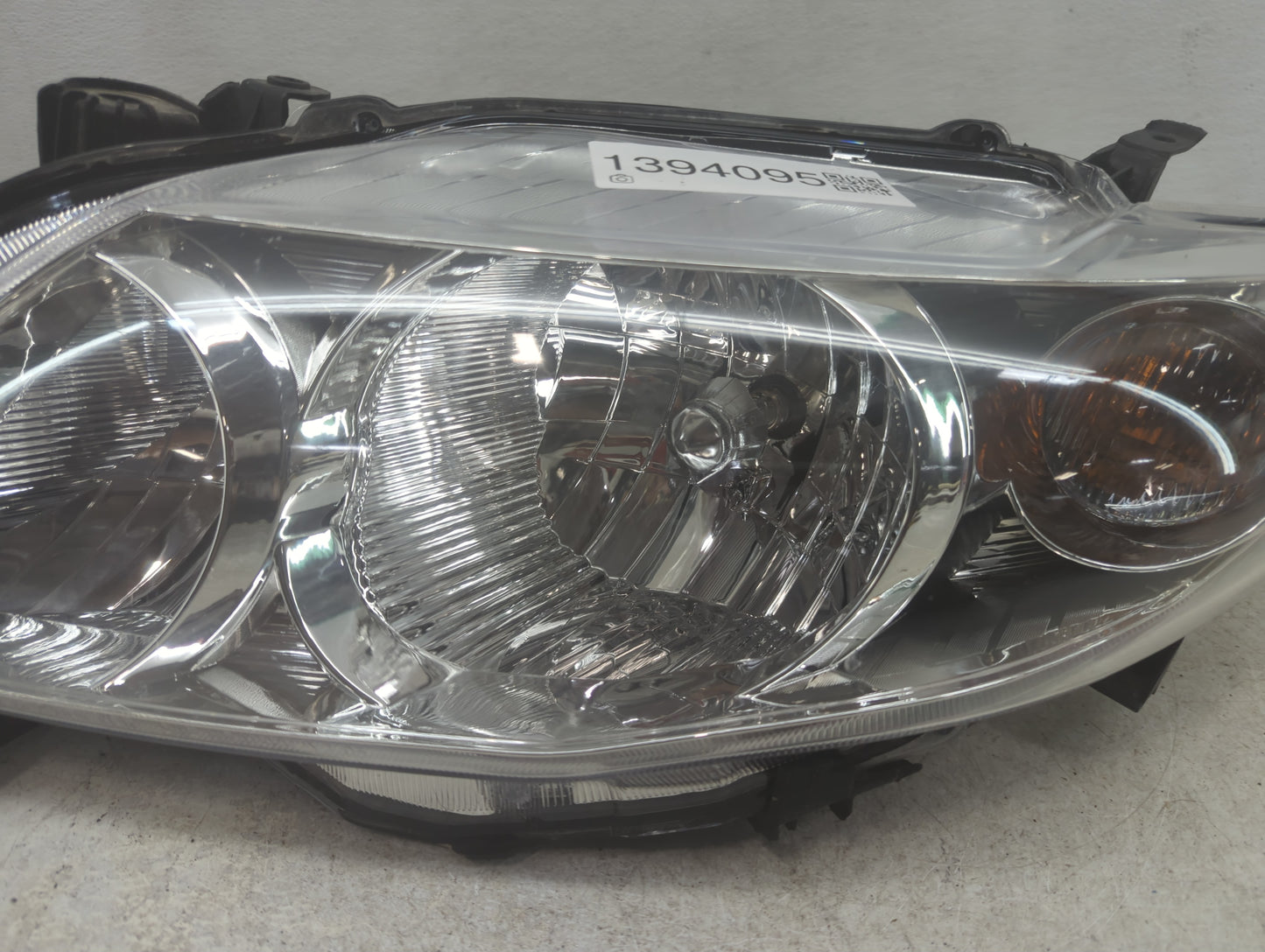 2009-2010 Toyota Corolla Passenger Right Oem Head Light Headlight Lamp - Oemusedautoparts1.com