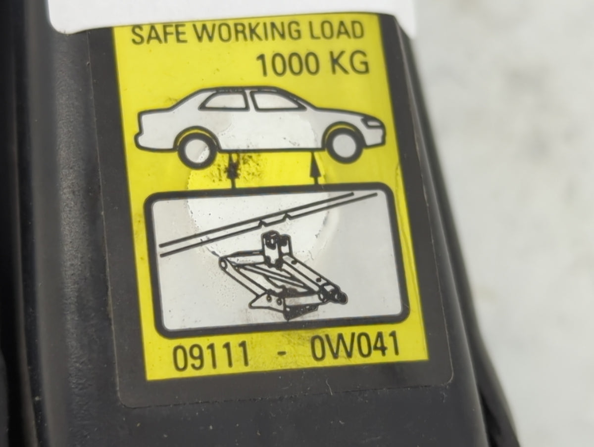 2009 Toyota Corolla Spare Scissor Car Jack 1396472 - Oemusedautoparts1.com