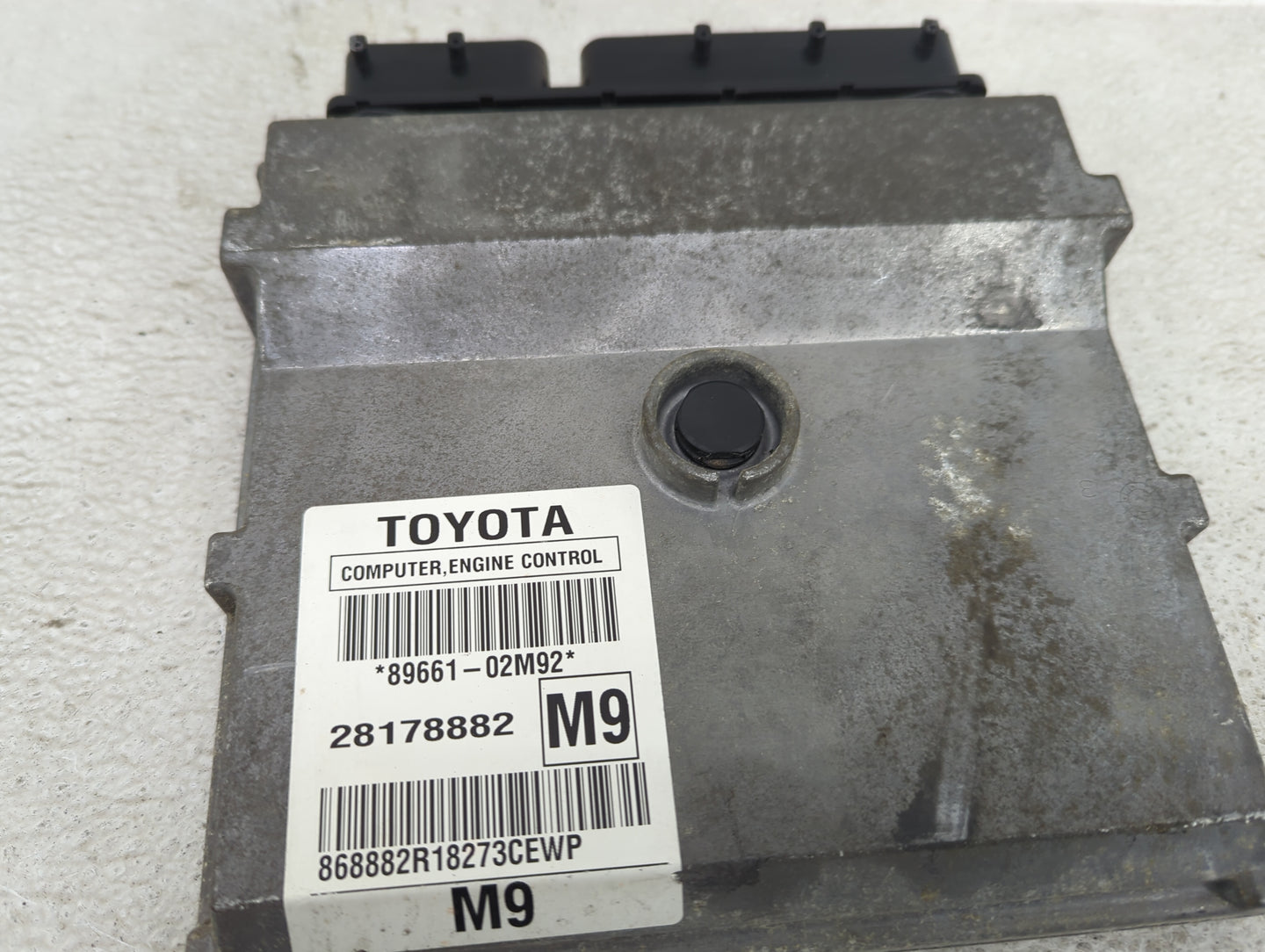 2009-2010 Toyota Corolla PCM Engine Control Computer ECU ECM PCU OEM P/N:89661-02M92 Fits Fits 2009 2010 OEM Used Auto Parts