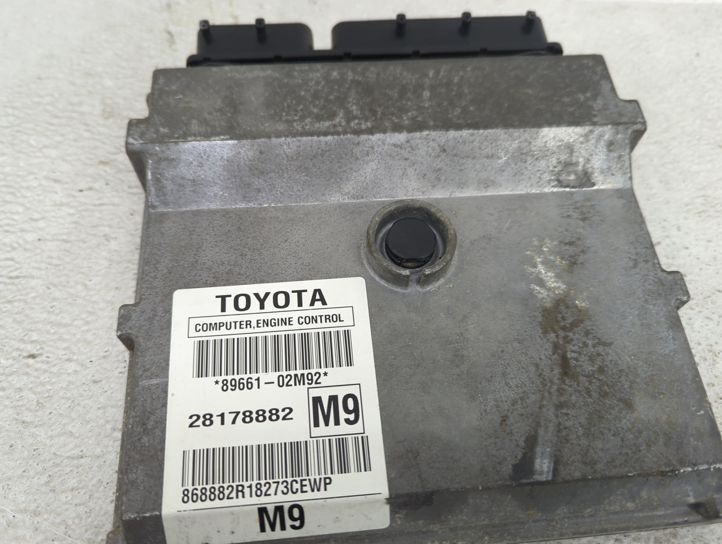 2009-2010 Toyota Corolla PCM Engine Control Computer ECU ECM PCU OEM P/N:89661-02M92 Fits Fits 2009 2010 OEM Used Auto Parts