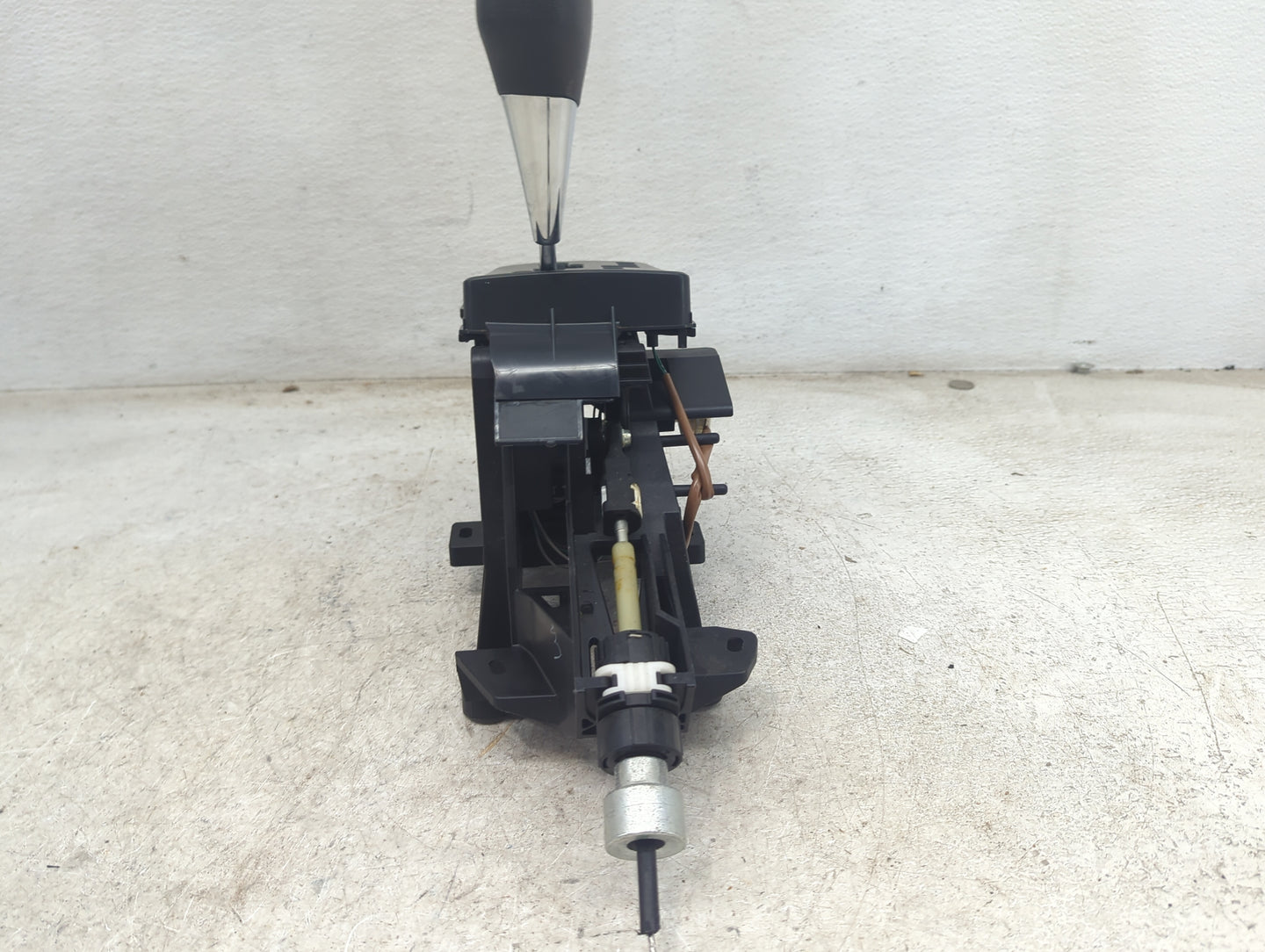 2009 Toyota Corolla Floor Console Assembly Shifter - Oemusedautoparts1.com