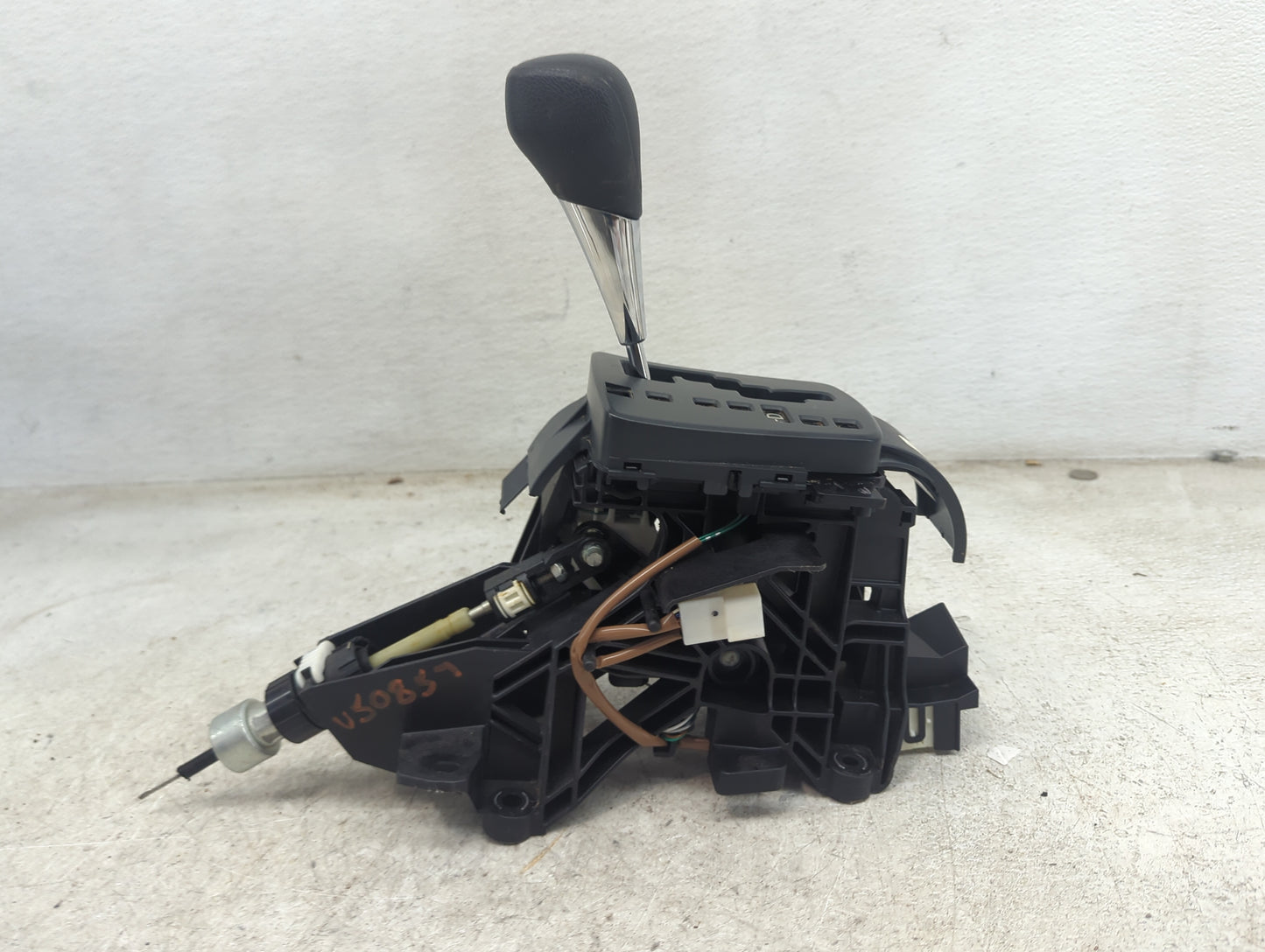 2009 Toyota Corolla Floor Console Assembly Shifter - Oemusedautoparts1.com