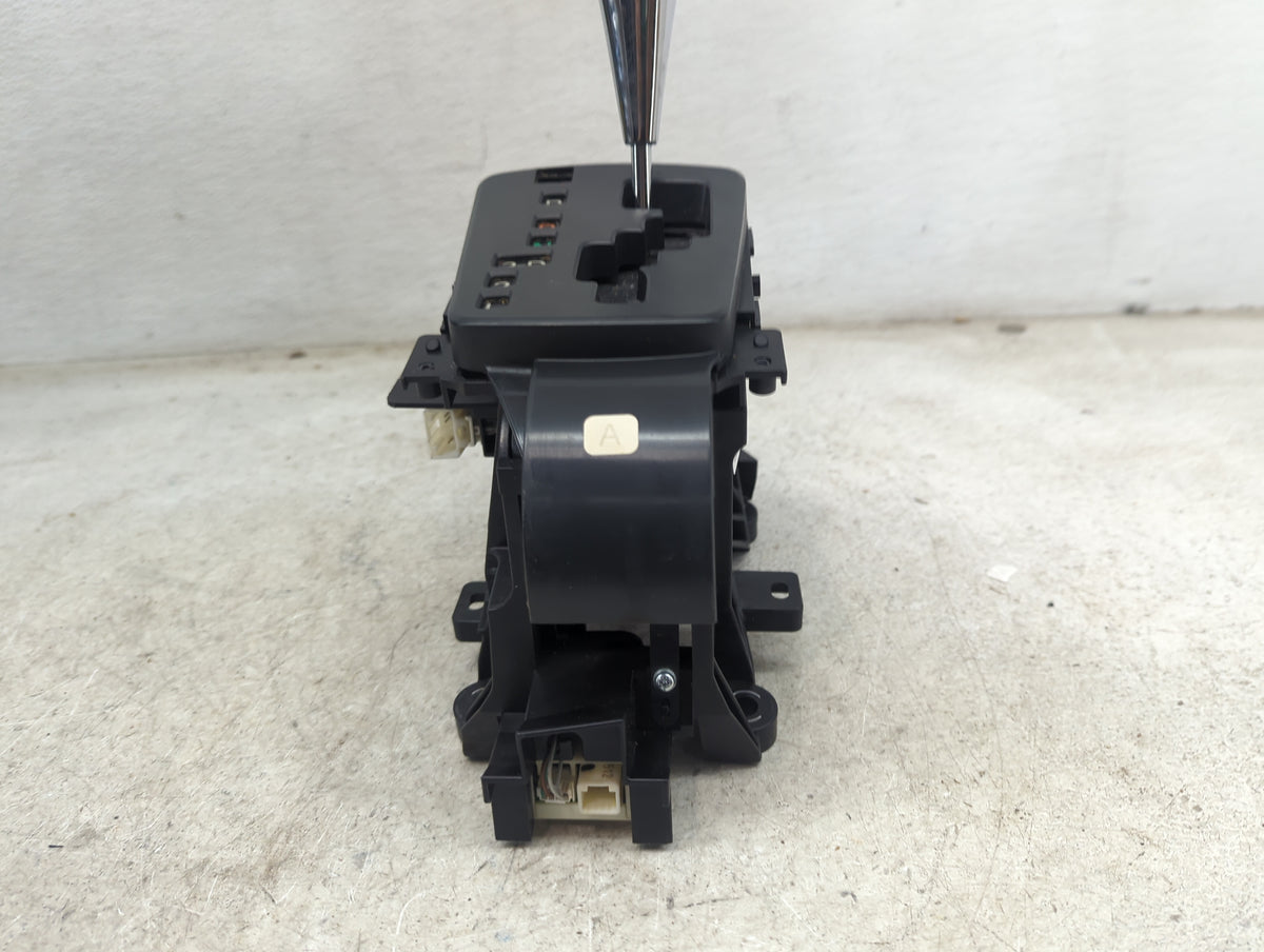 2009 Toyota Corolla Floor Console Assembly Shifter - Oemusedautoparts1.com