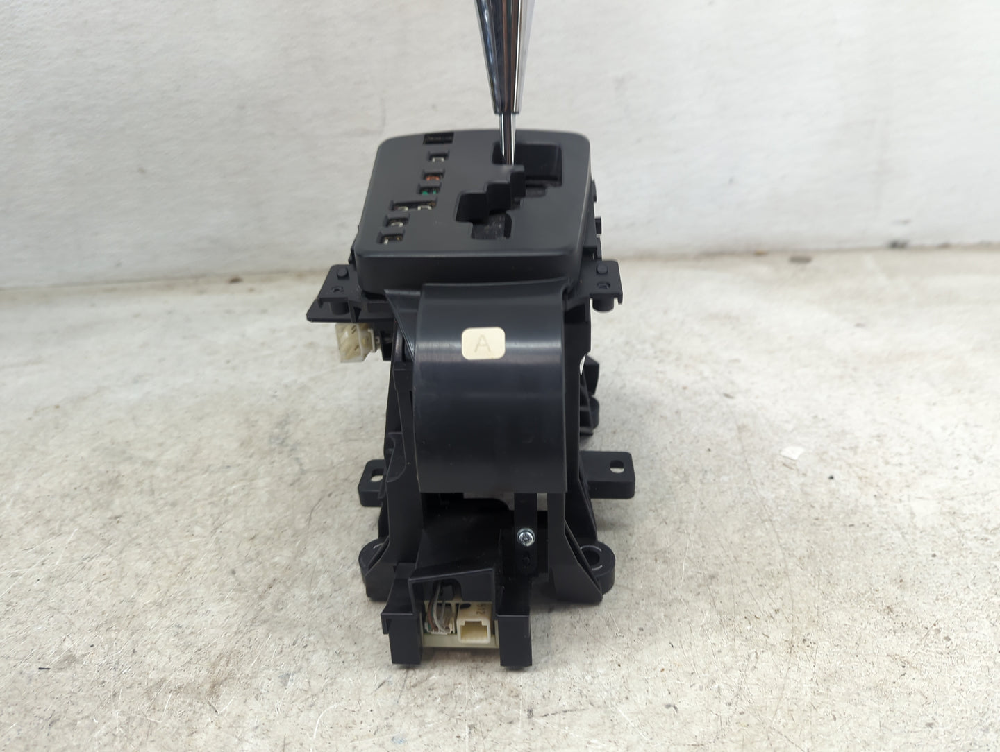 2009 Toyota Corolla Floor Console Assembly Shifter - Oemusedautoparts1.com