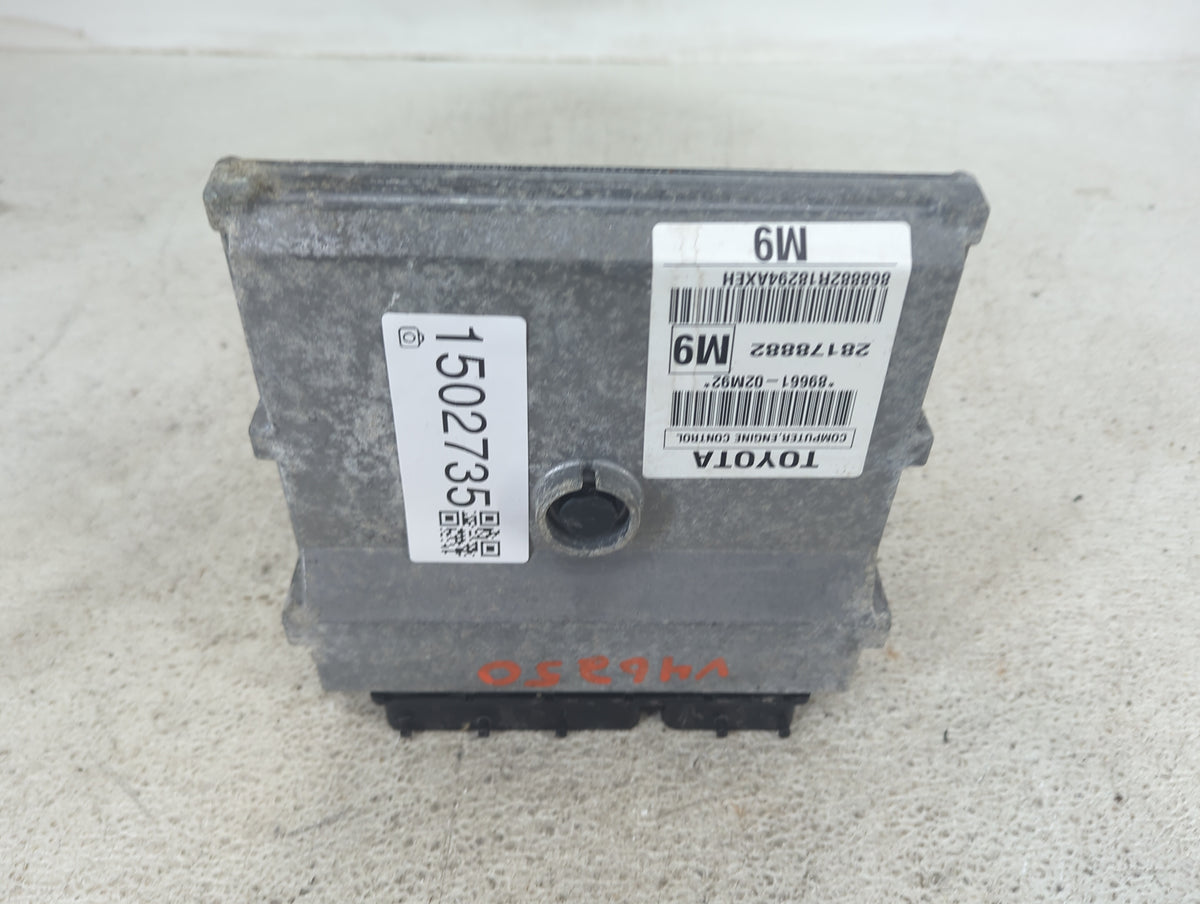 2009-2010 Toyota Corolla PCM Engine Control Computer ECU ECM PCU OEM P/N:89661-02M92 2817888Z Fits Fits 2009 2010 OEM Used A