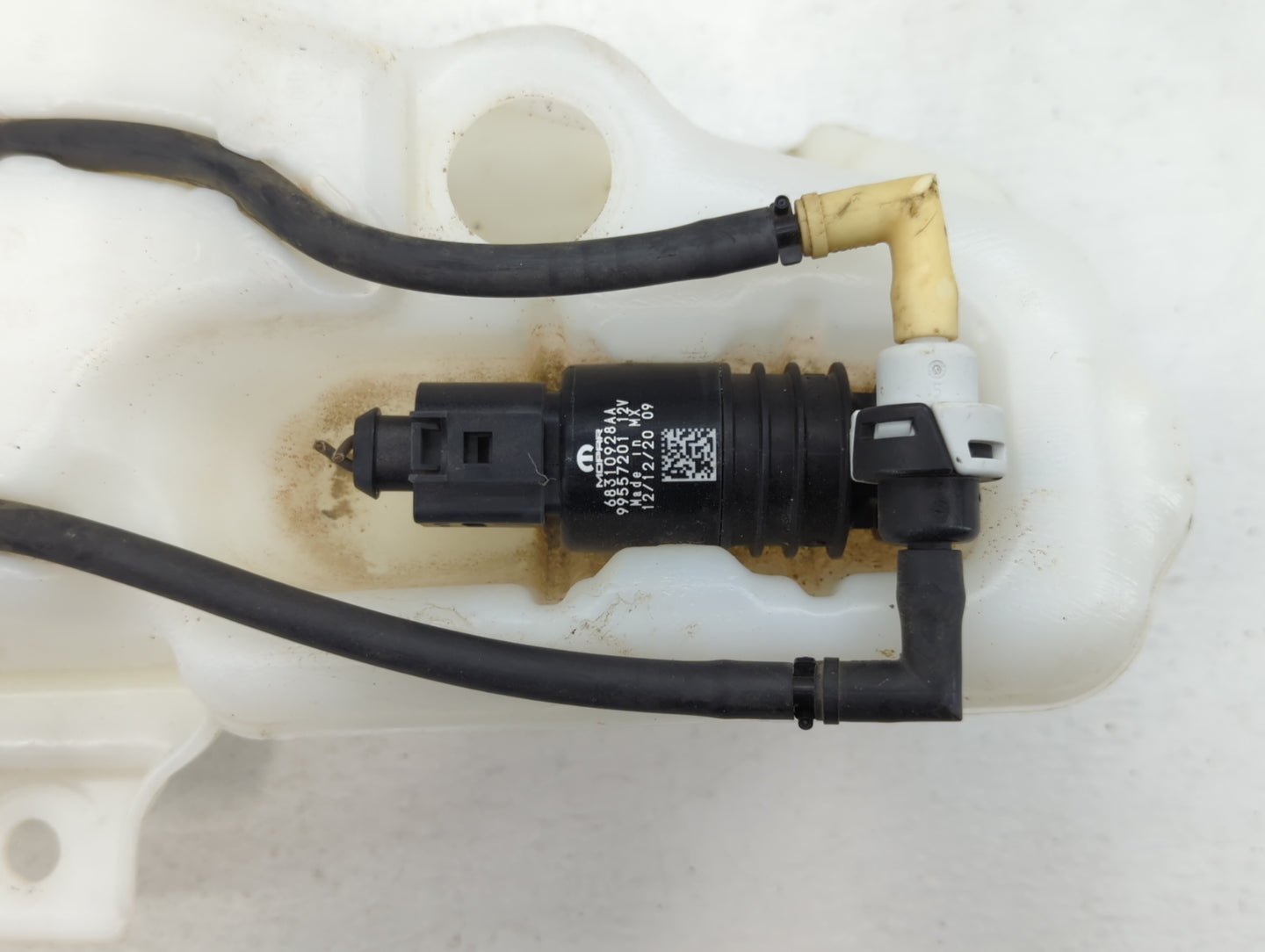 2009 Toyota Corolla Windshield Washer Fluid Reservoir Bottle Oem - Oemusedautoparts1.com