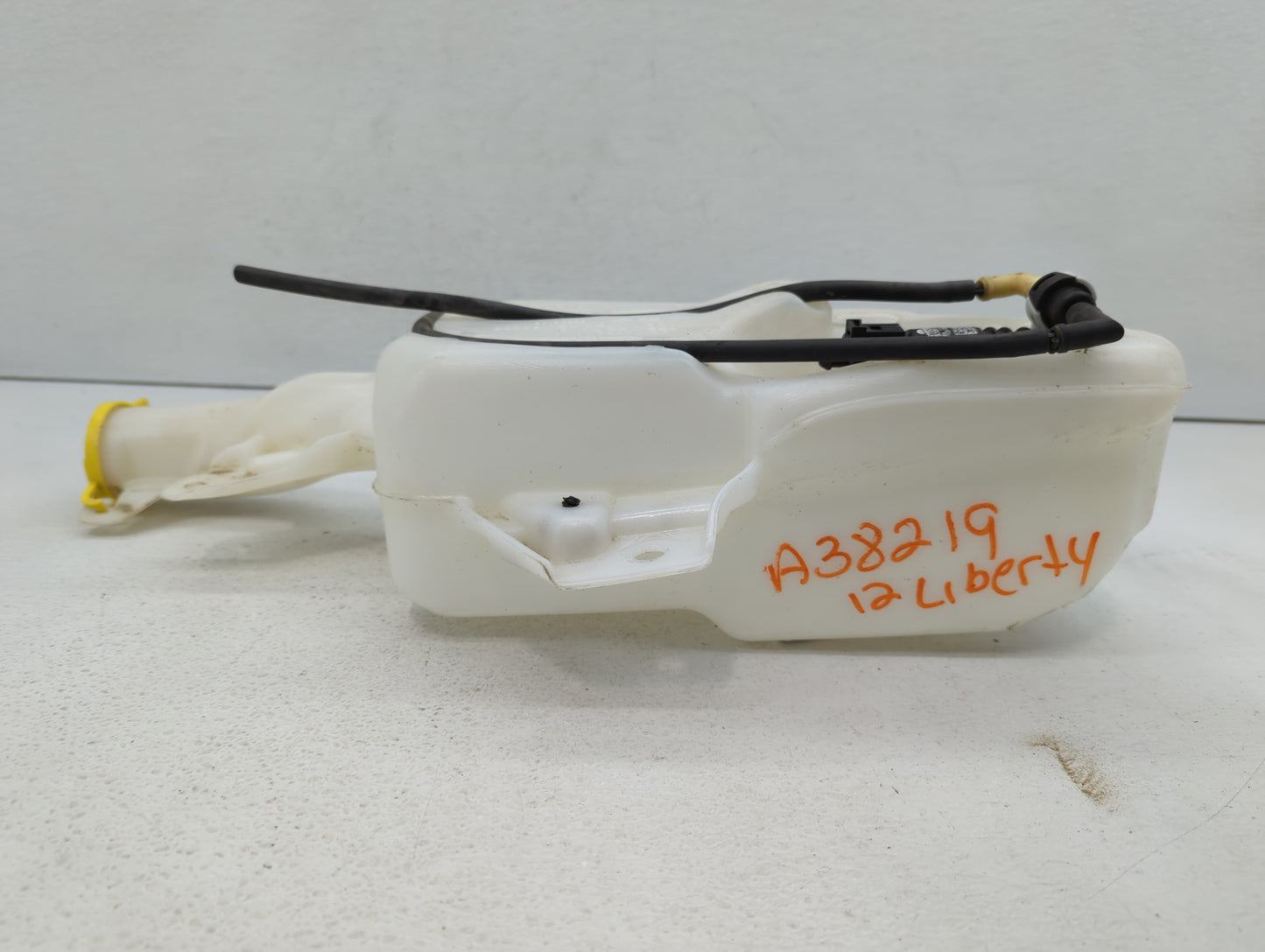 2009 Toyota Corolla Windshield Washer Fluid Reservoir Bottle Oem - Oemusedautoparts1.com