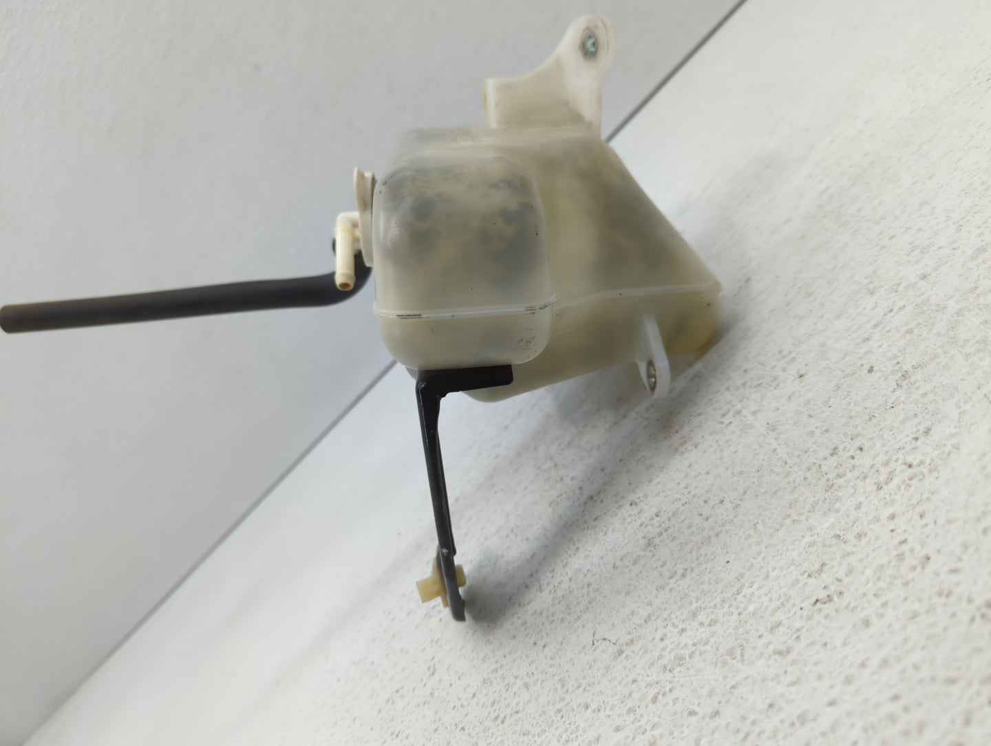 2009-2013 Toyota Corolla Radiator Coolant Overflow Expansion Tank Bottle - Oemusedautoparts1.com