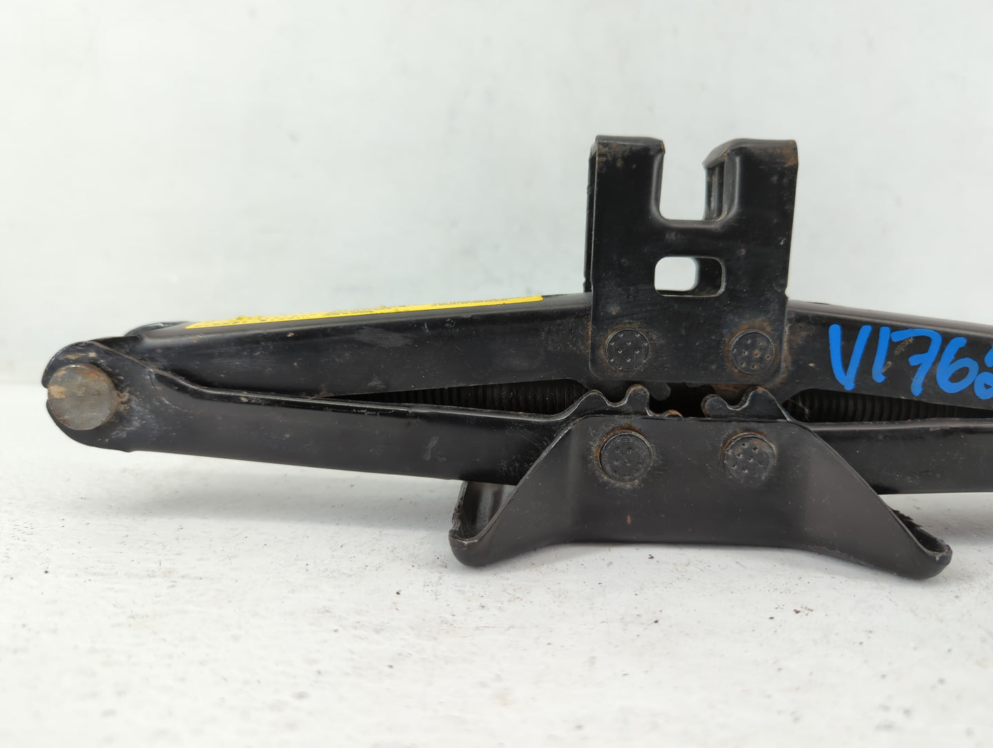 2009 Toyota Corolla Spare Scissor Car Jack 590360 - Oemusedautoparts1.com