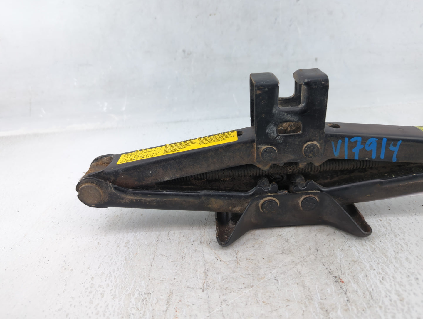 2009 Toyota Corolla Spare Scissor Car Jack - Oemusedautoparts1.com