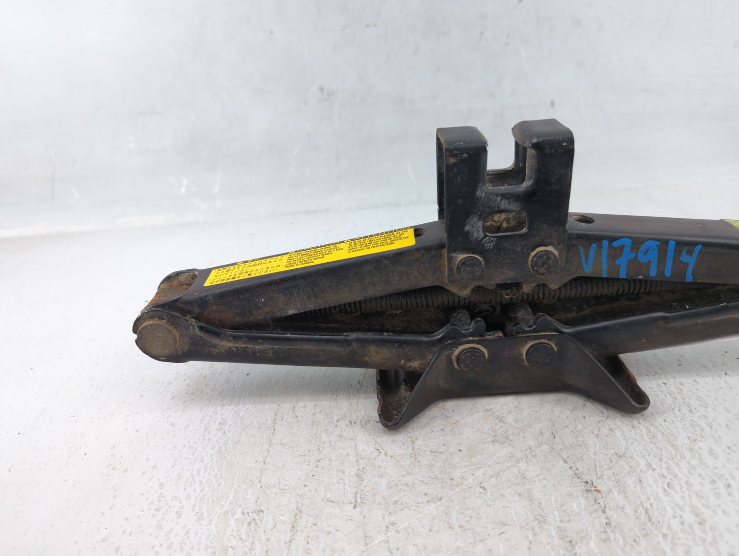 2009 Toyota Corolla Spare Scissor Car Jack - Oemusedautoparts1.com
